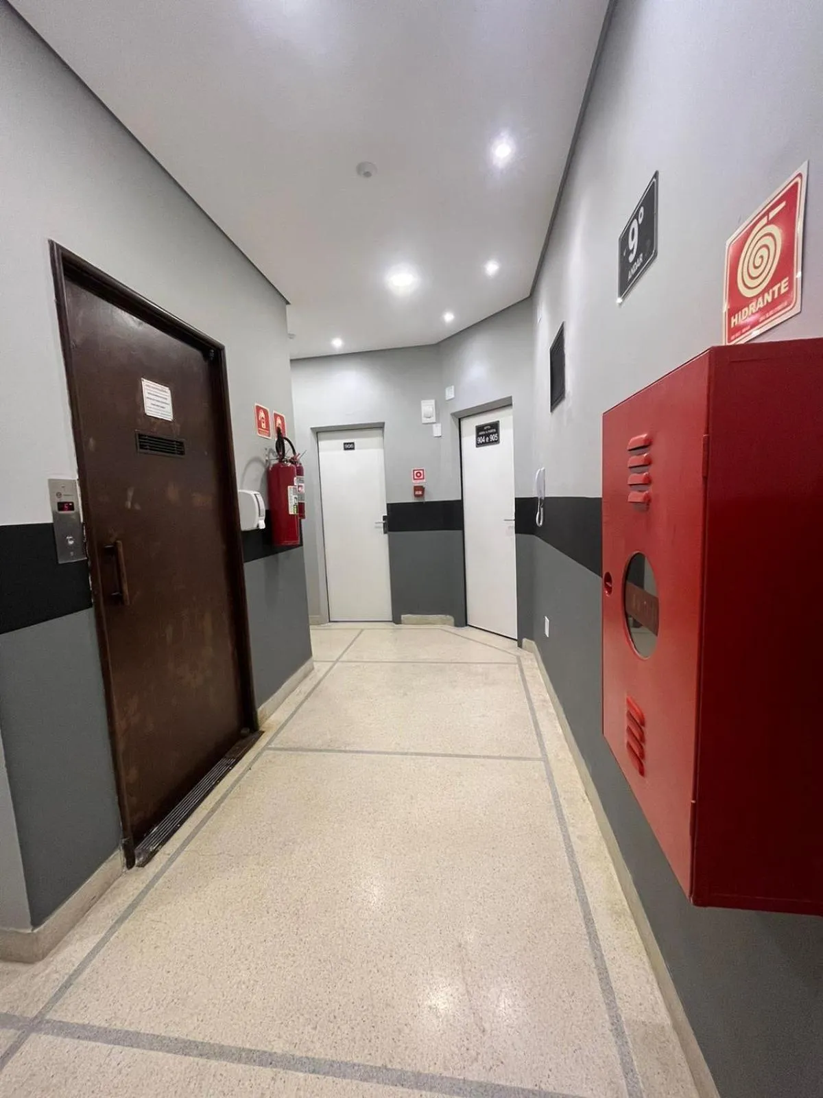 Property building in Hotel Neon - próximo a 25 de março, Bom Retiro e Brás, á 2min do mirante Sampa SKY e pista de skate Anhangabaú