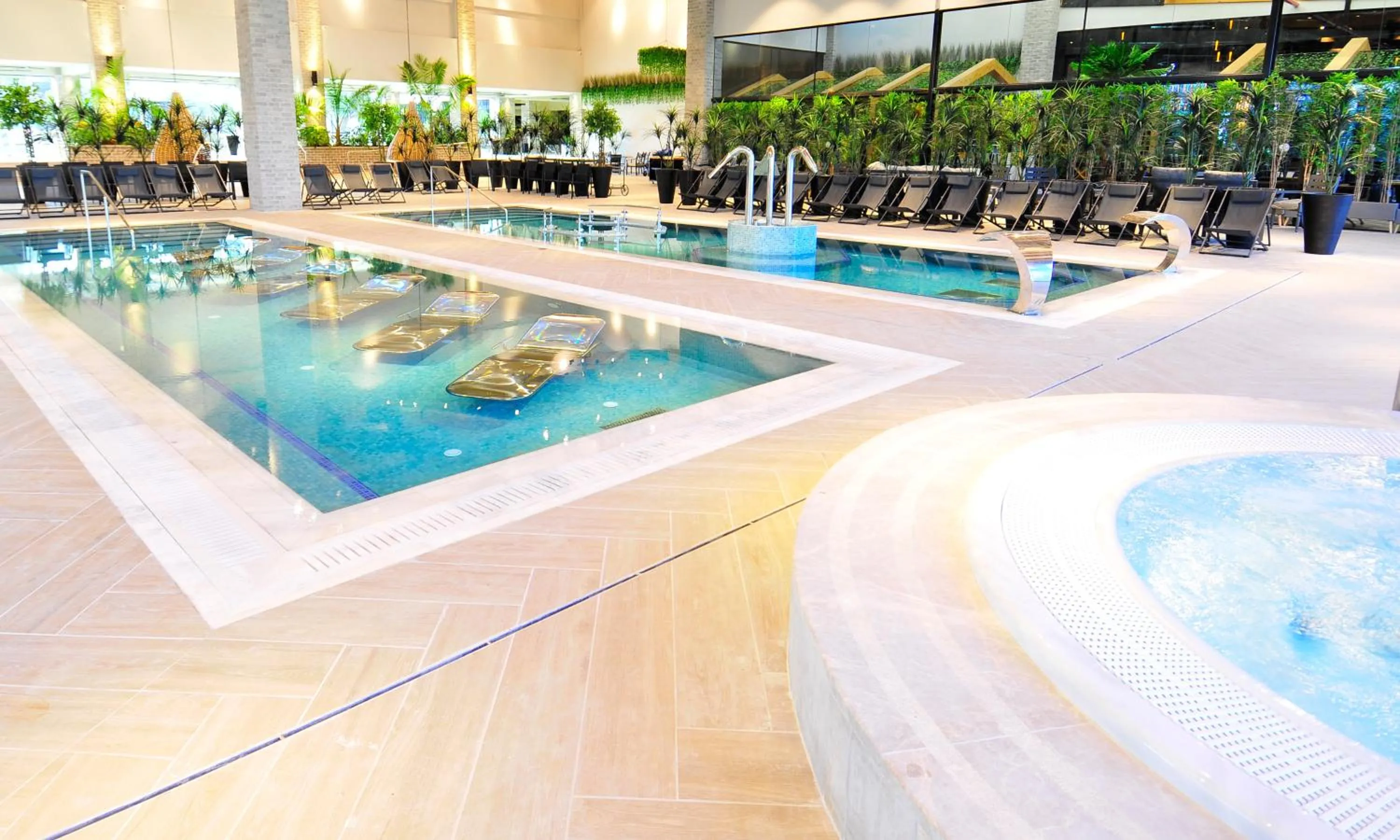 Hot Spring Bath in Dream Island Spa & Health Resort