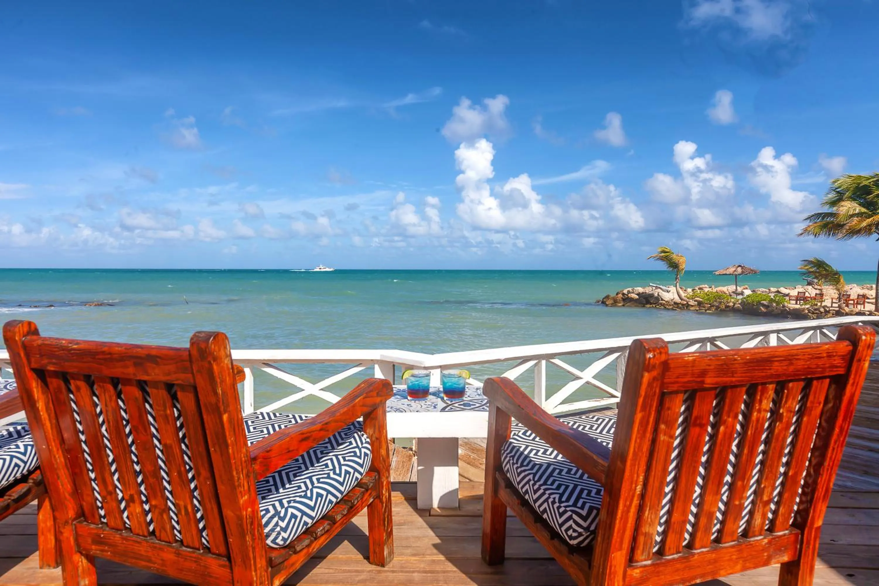 Lounge or bar in Ocean Point Beach Resort & Spa Adults Only