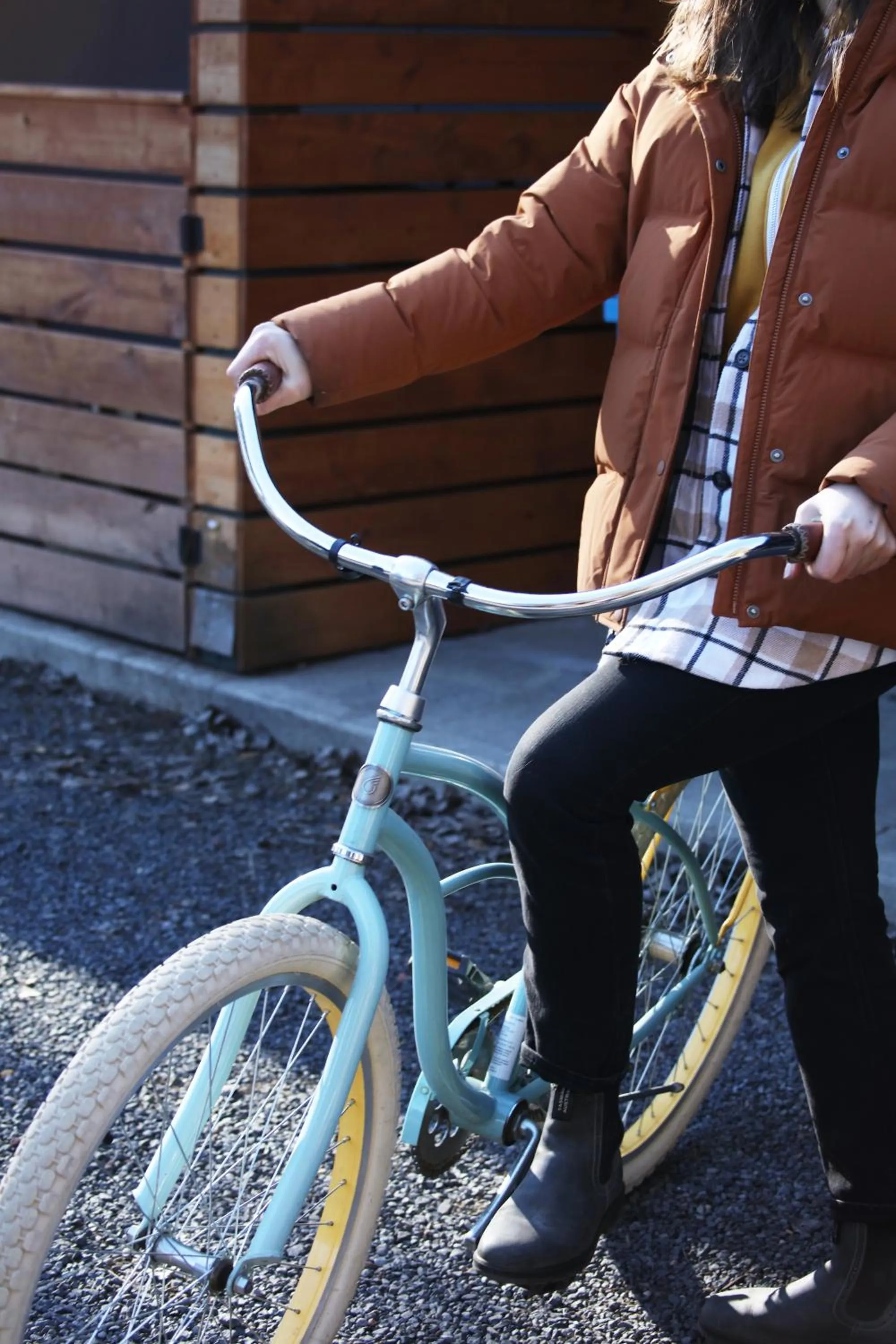 People in Left Coast Lodge - Pet Friendly