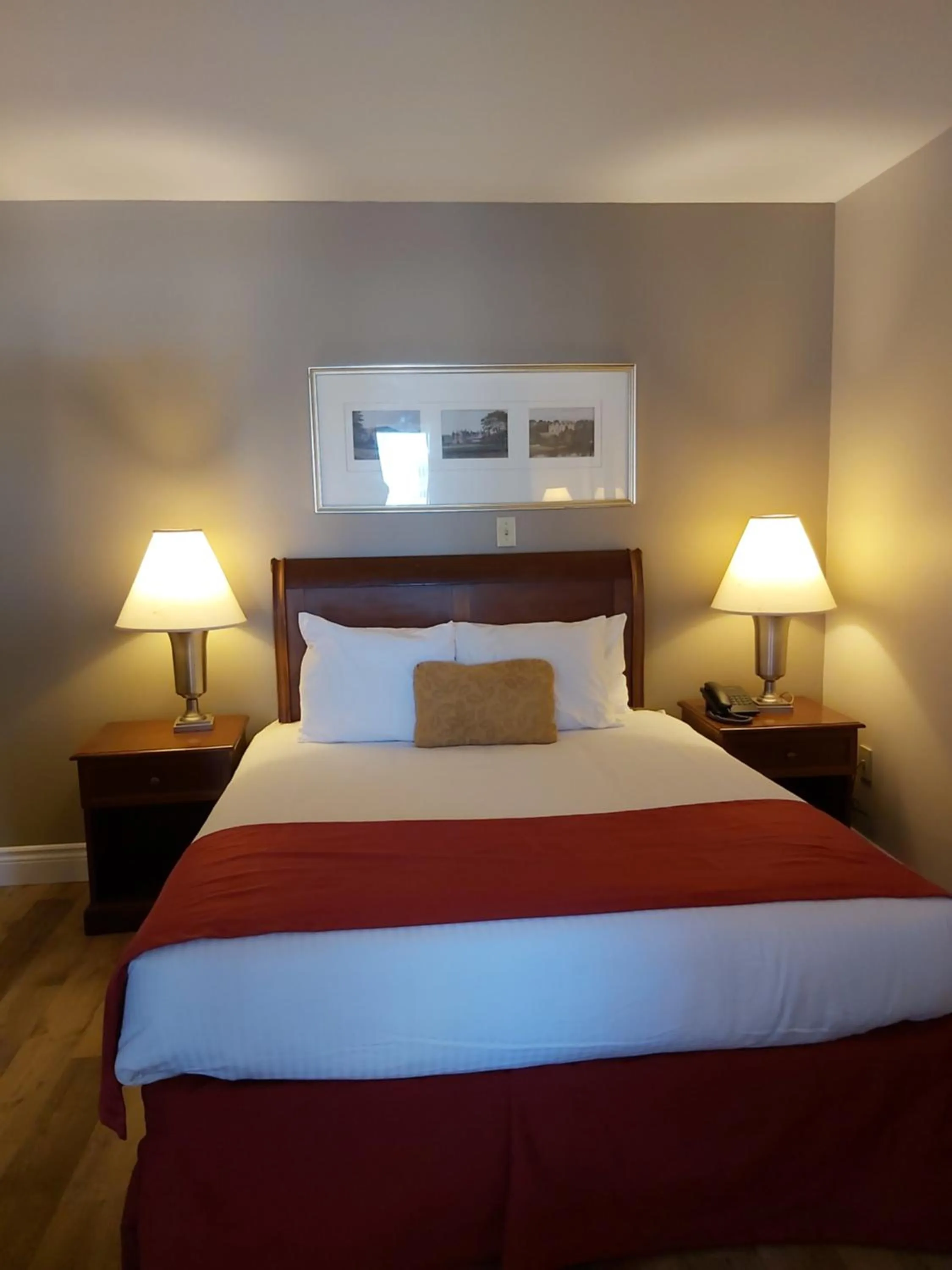 Bed in Seely's Motel