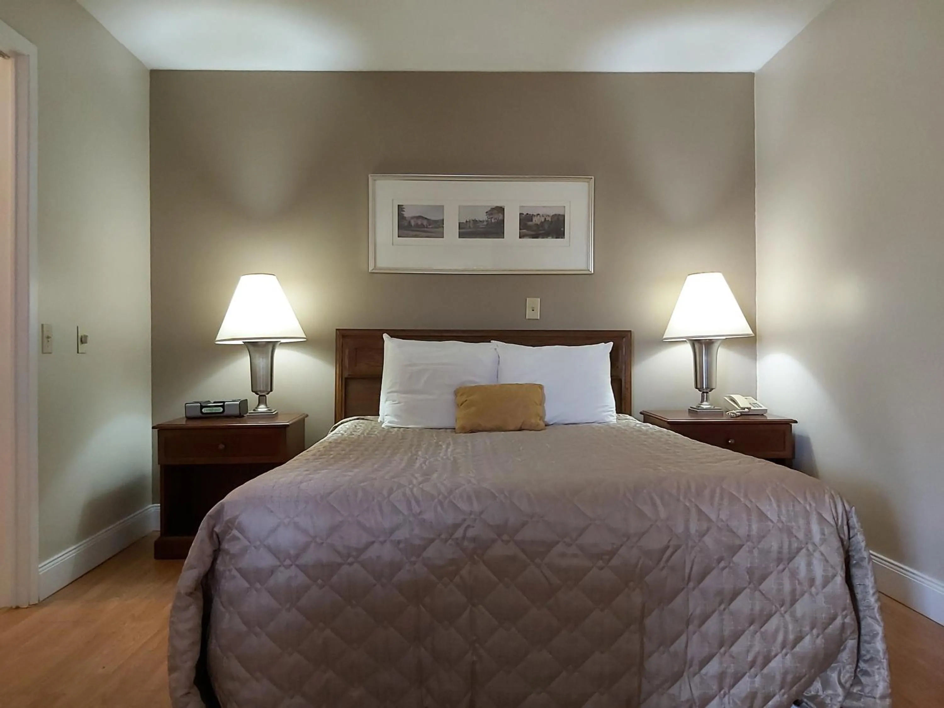 Bed in Seely's Motel