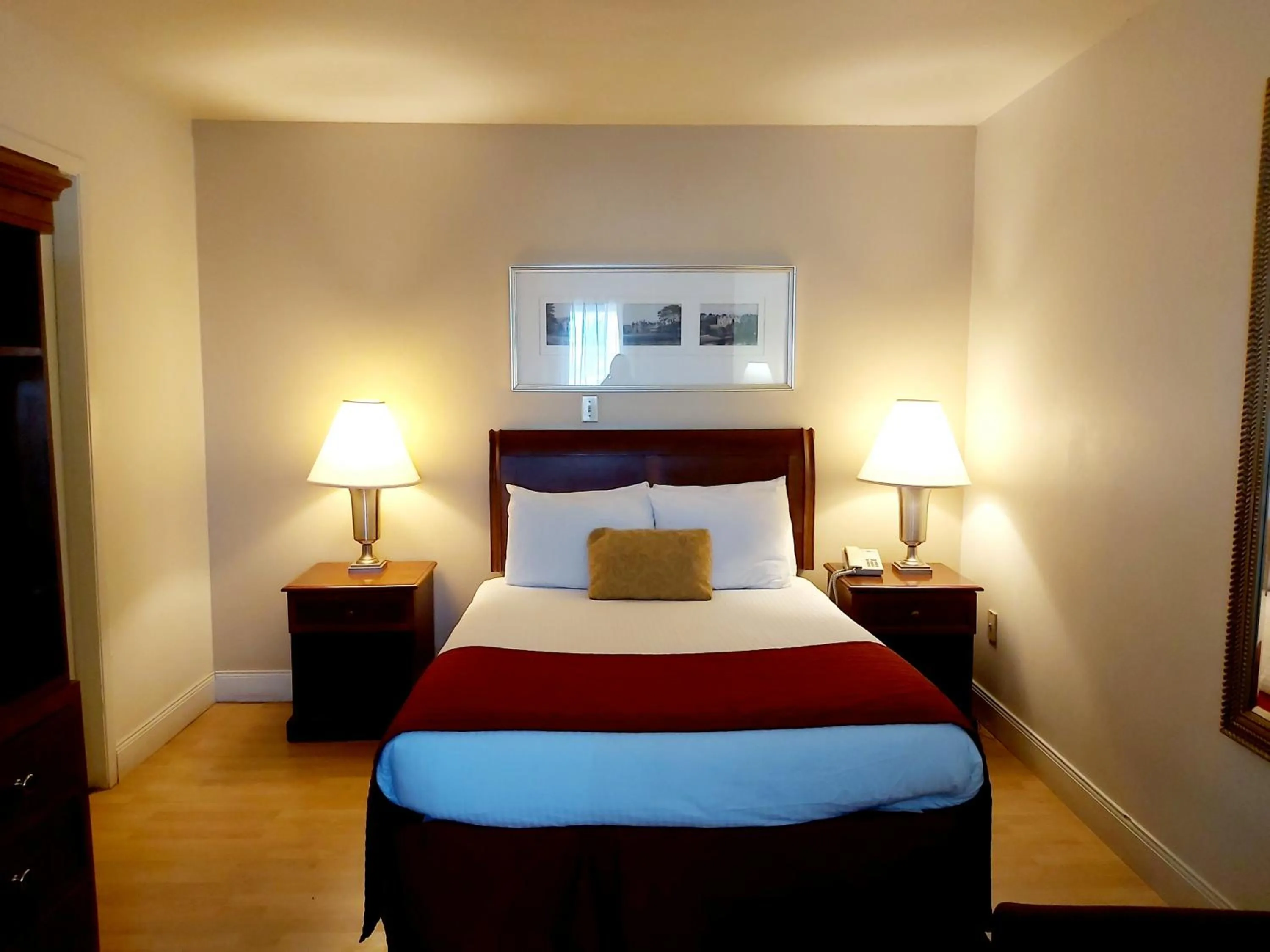 Bed in Seely's Motel