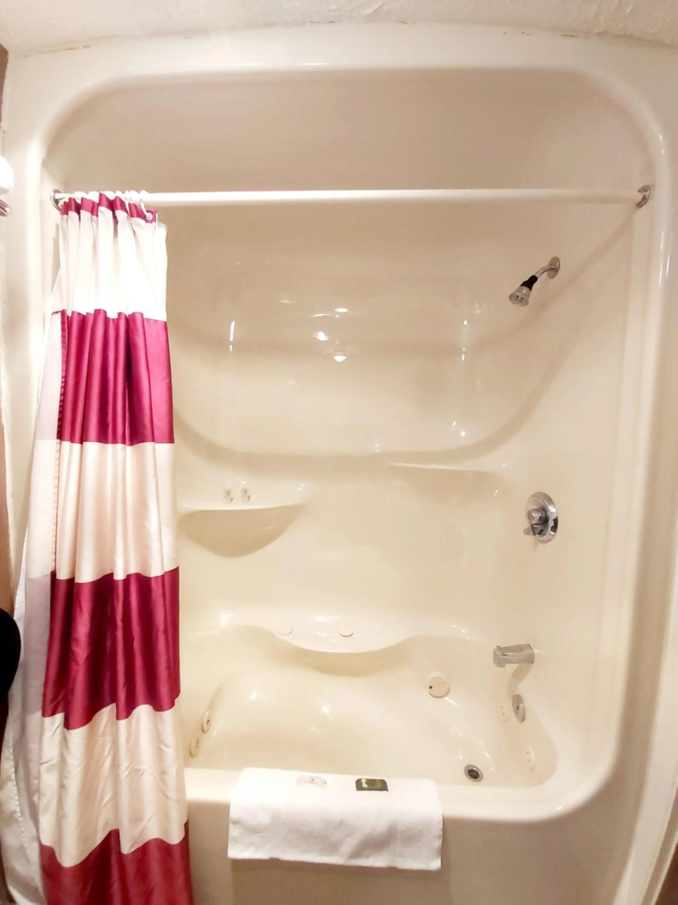 Bathroom in Seely's Motel