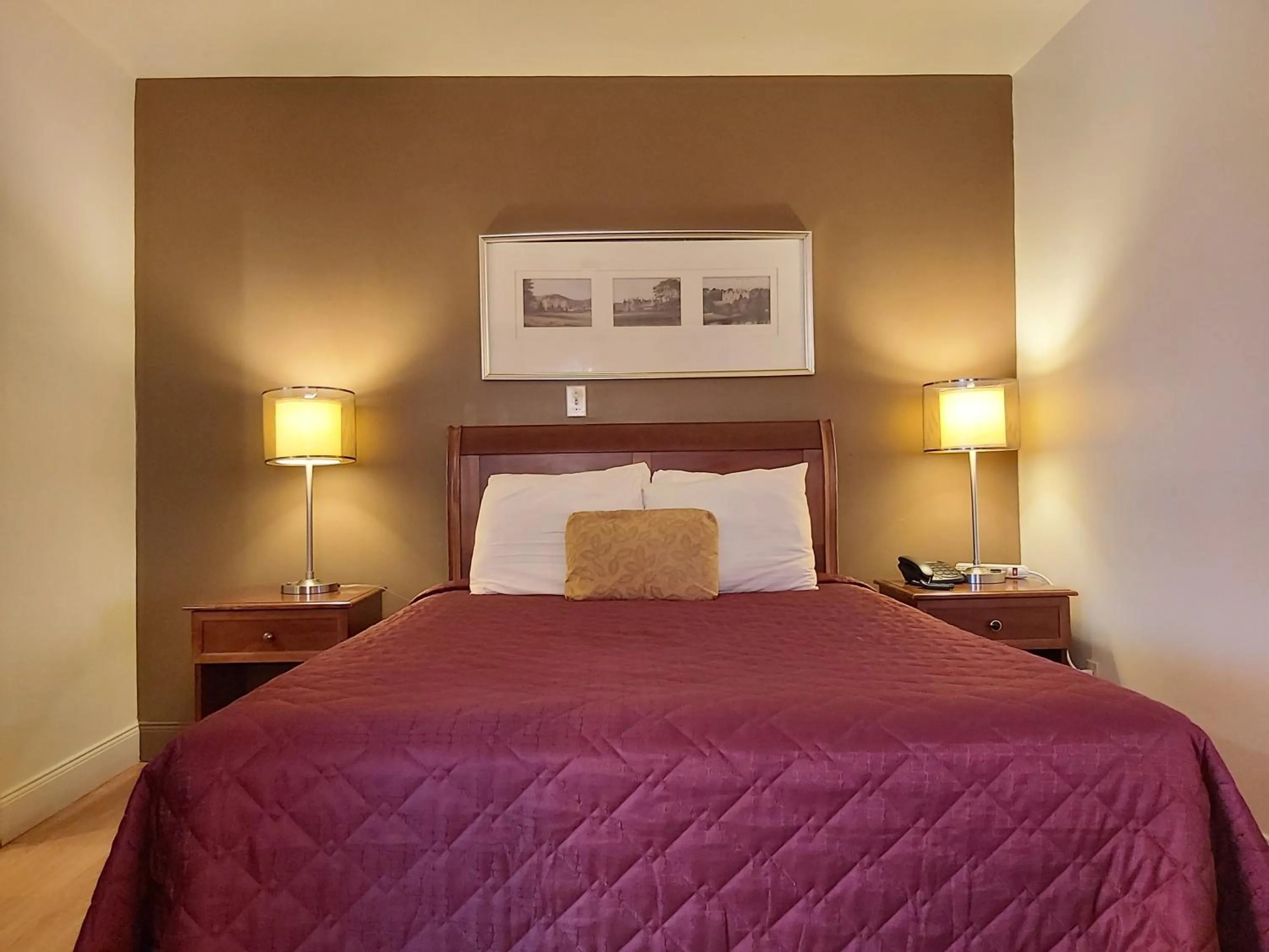 Bed in Seely's Motel