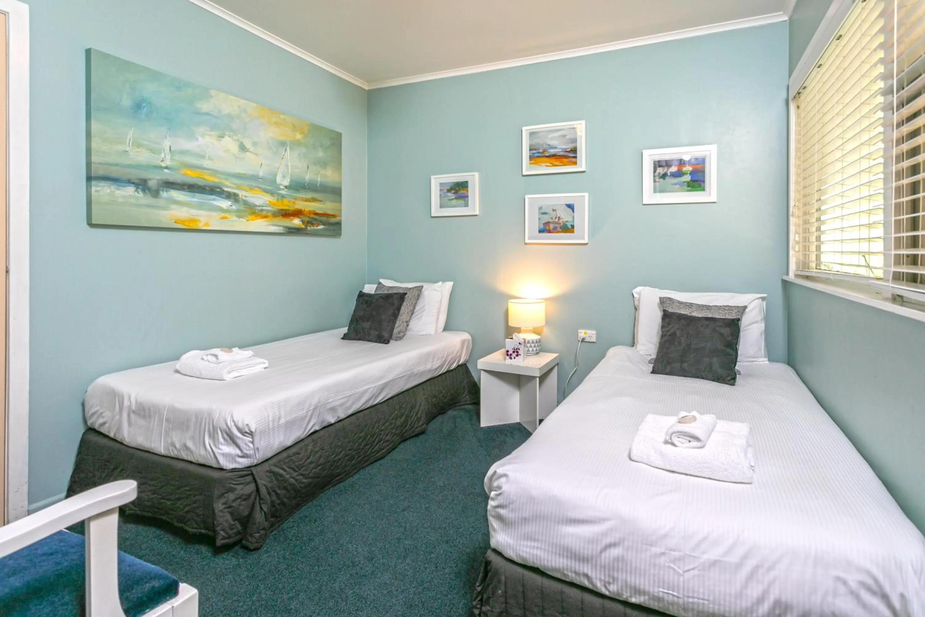 Bedroom, Bed in Coromandel Apartments