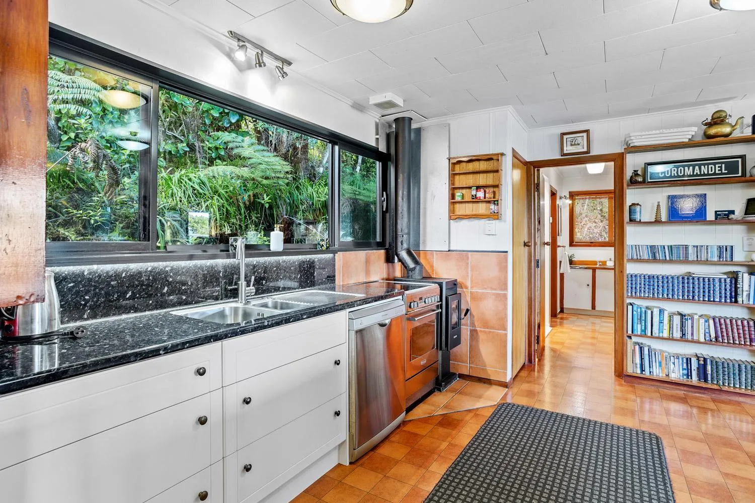 kitchen in Coromandel Apartments