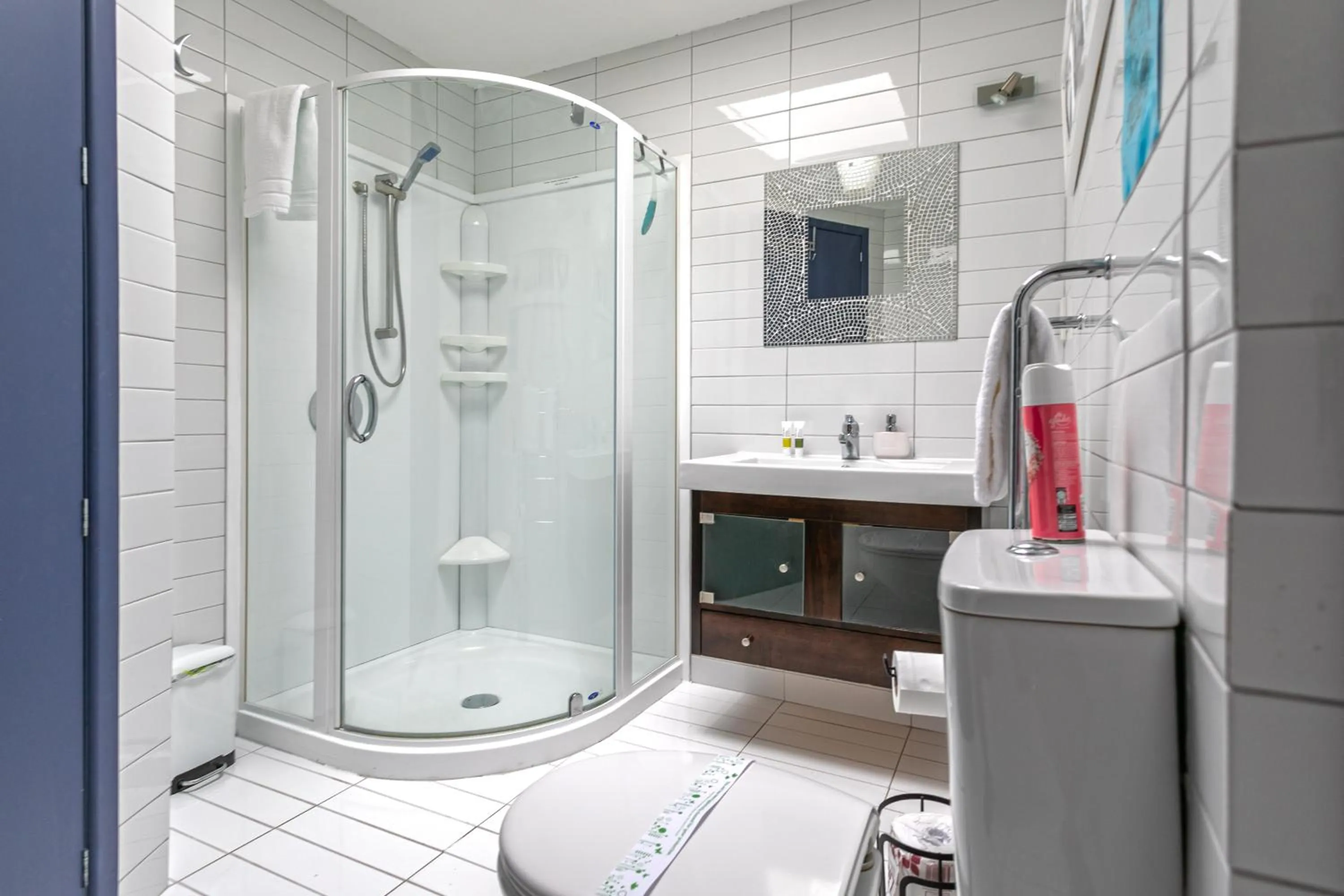 Bathroom in Coromandel Apartments