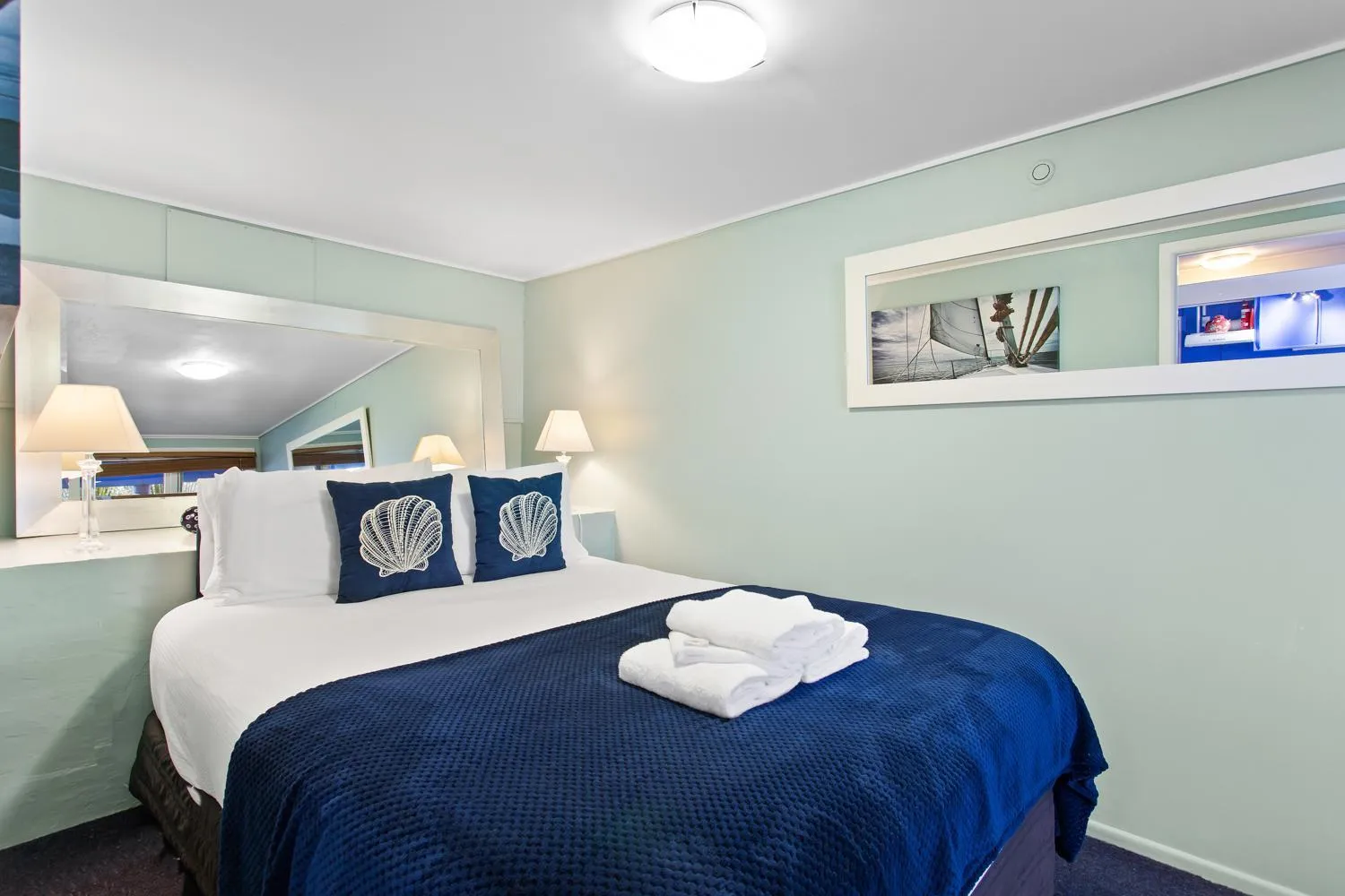 Bedroom, Bed in Coromandel Apartments
