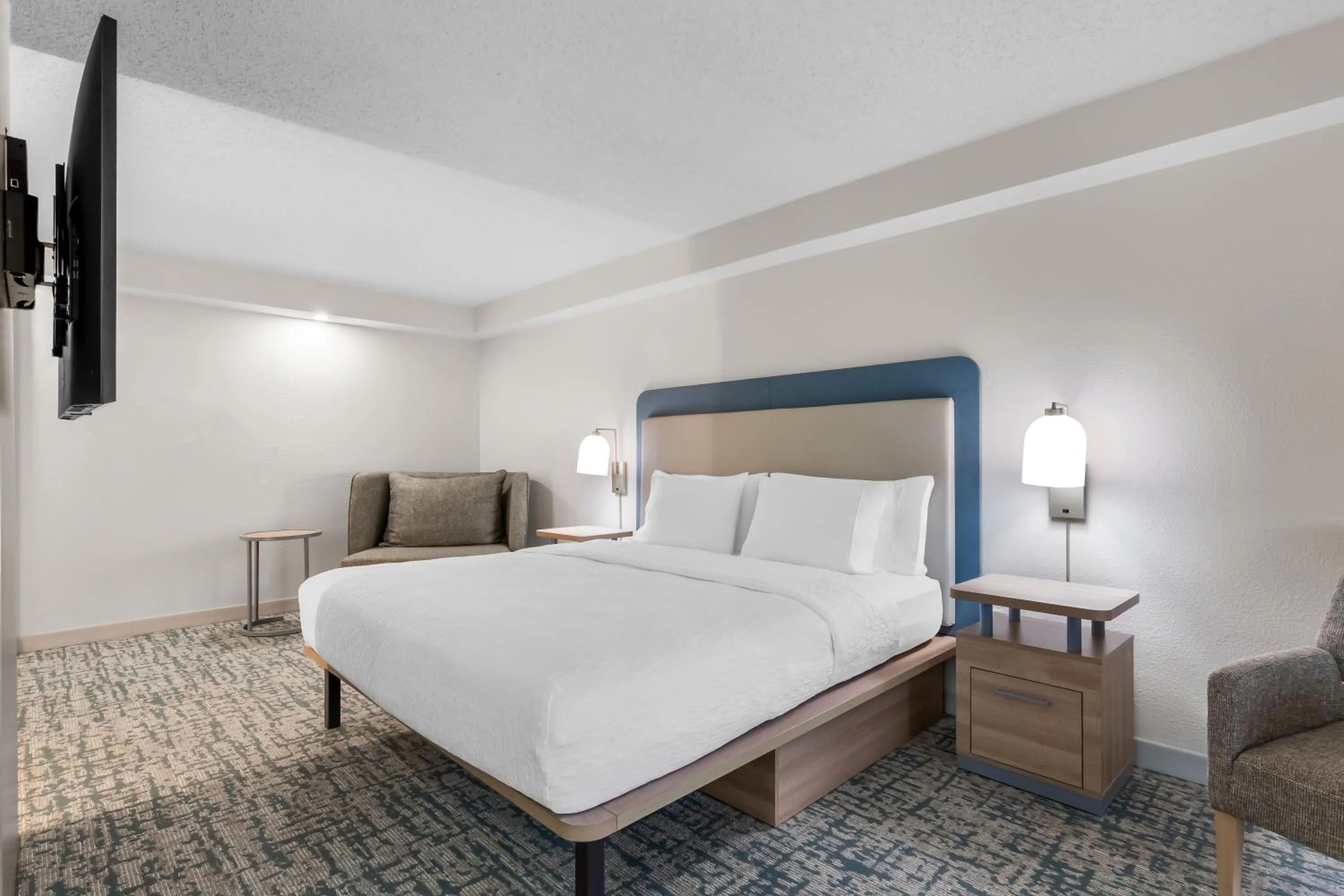 Bed in Homewood Suites by Hilton Oklahoma City Airport