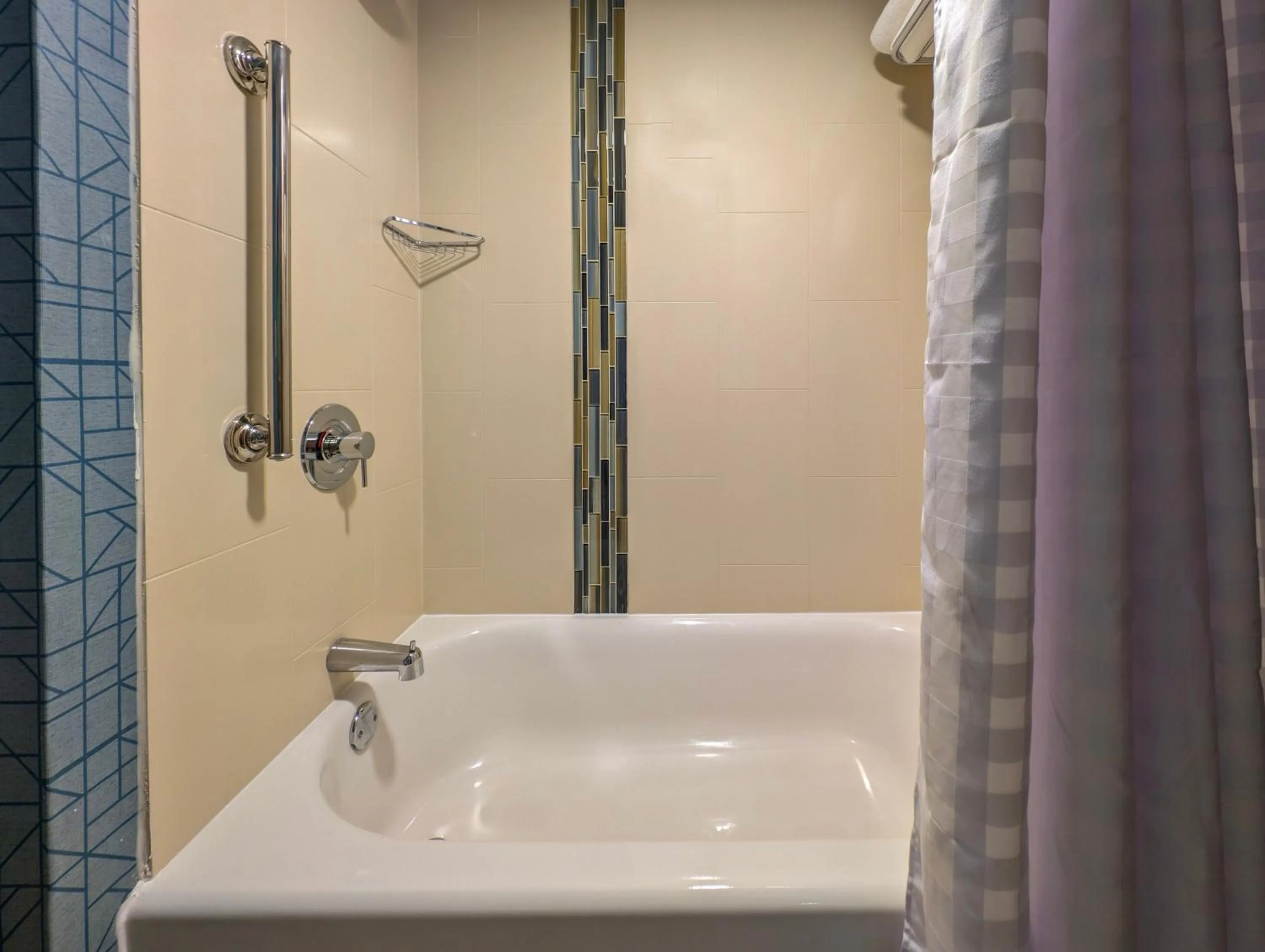 Bathroom in Homewood Suites by Hilton Oklahoma City Airport