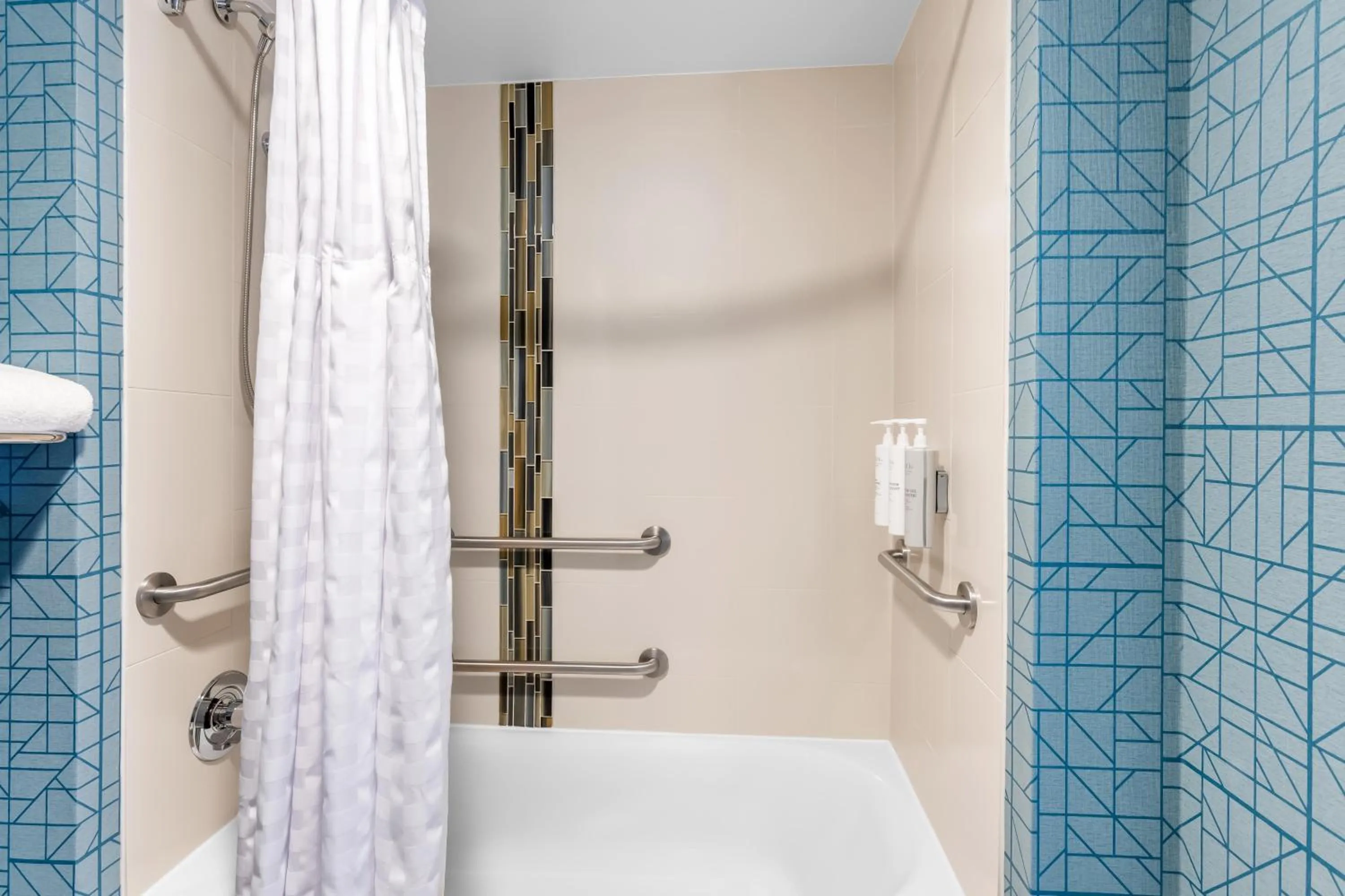 Bathroom in Homewood Suites by Hilton Oklahoma City Airport