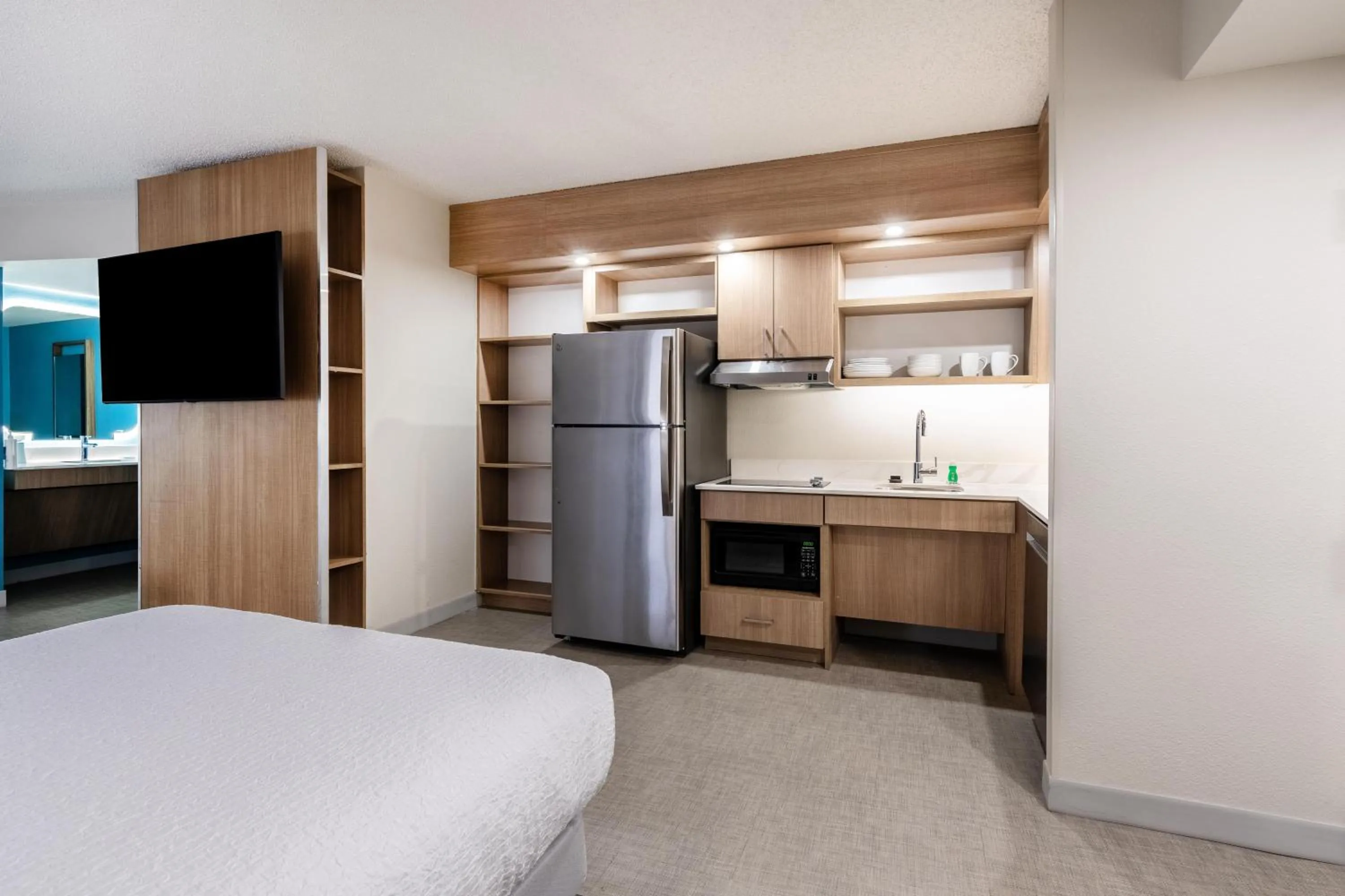 Bed in Homewood Suites by Hilton Oklahoma City Airport