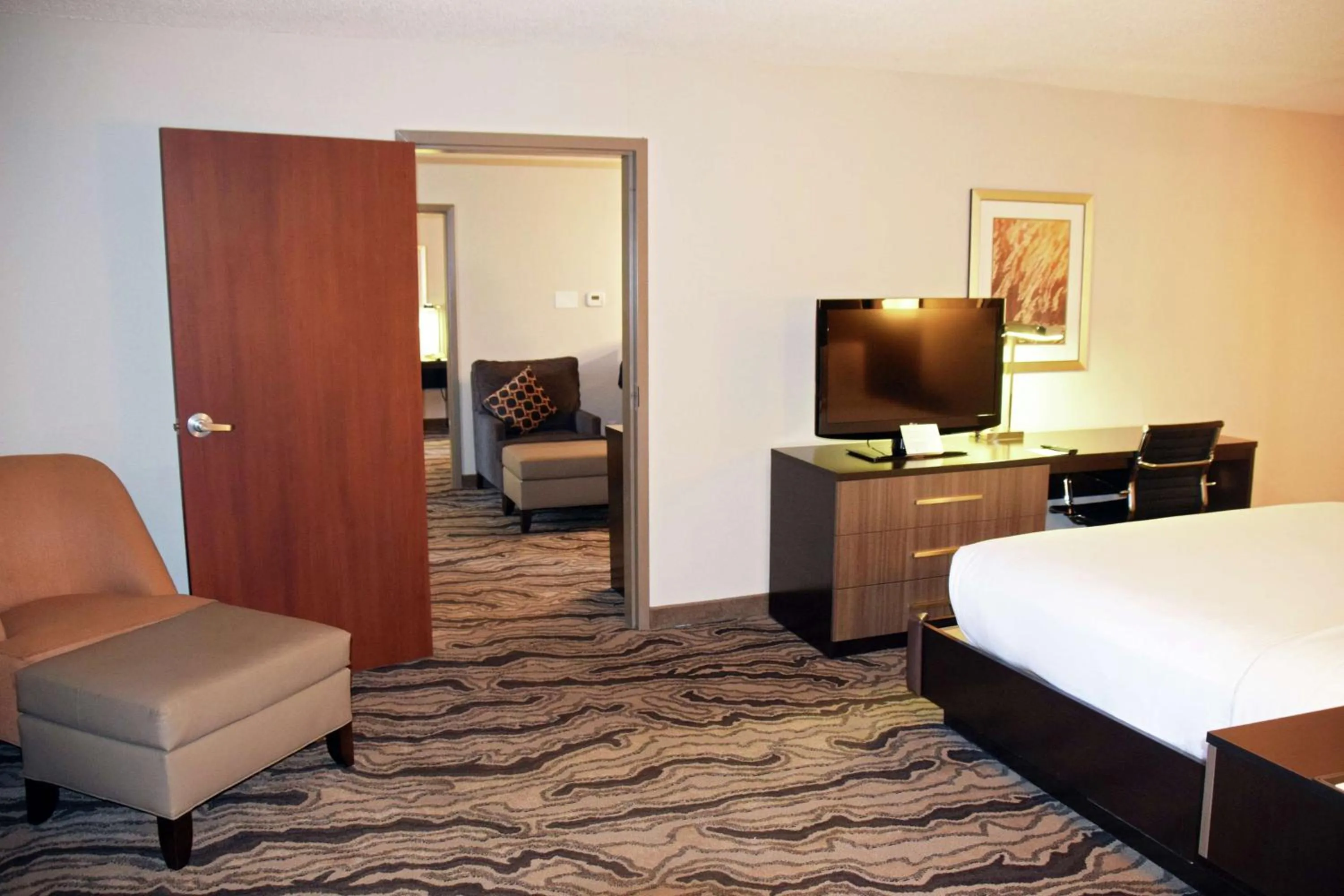 Bedroom, Bed in DoubleTree by Hilton Montgomery Downtown