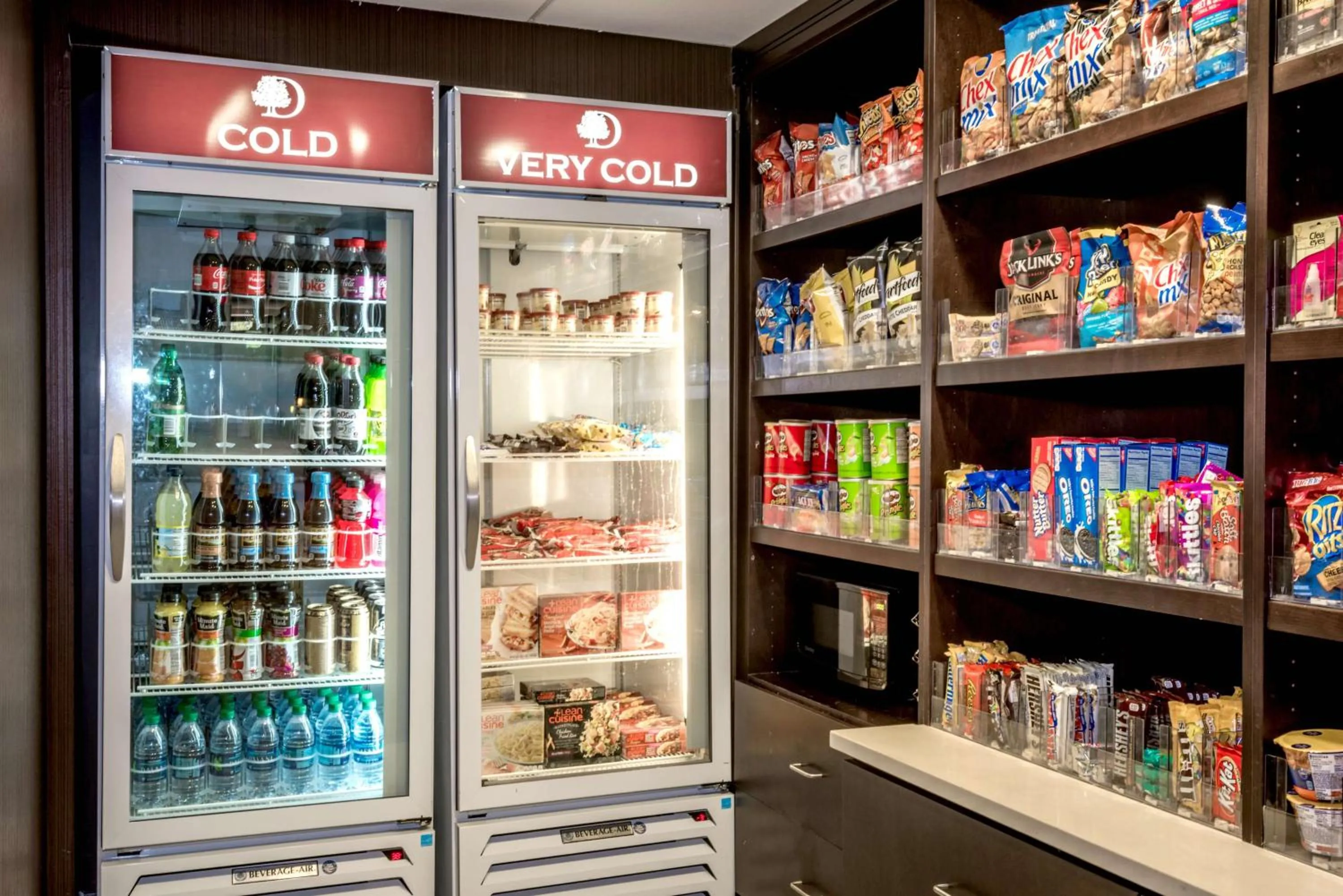 Restaurant/places to eat in DoubleTree by Hilton Montgomery Downtown