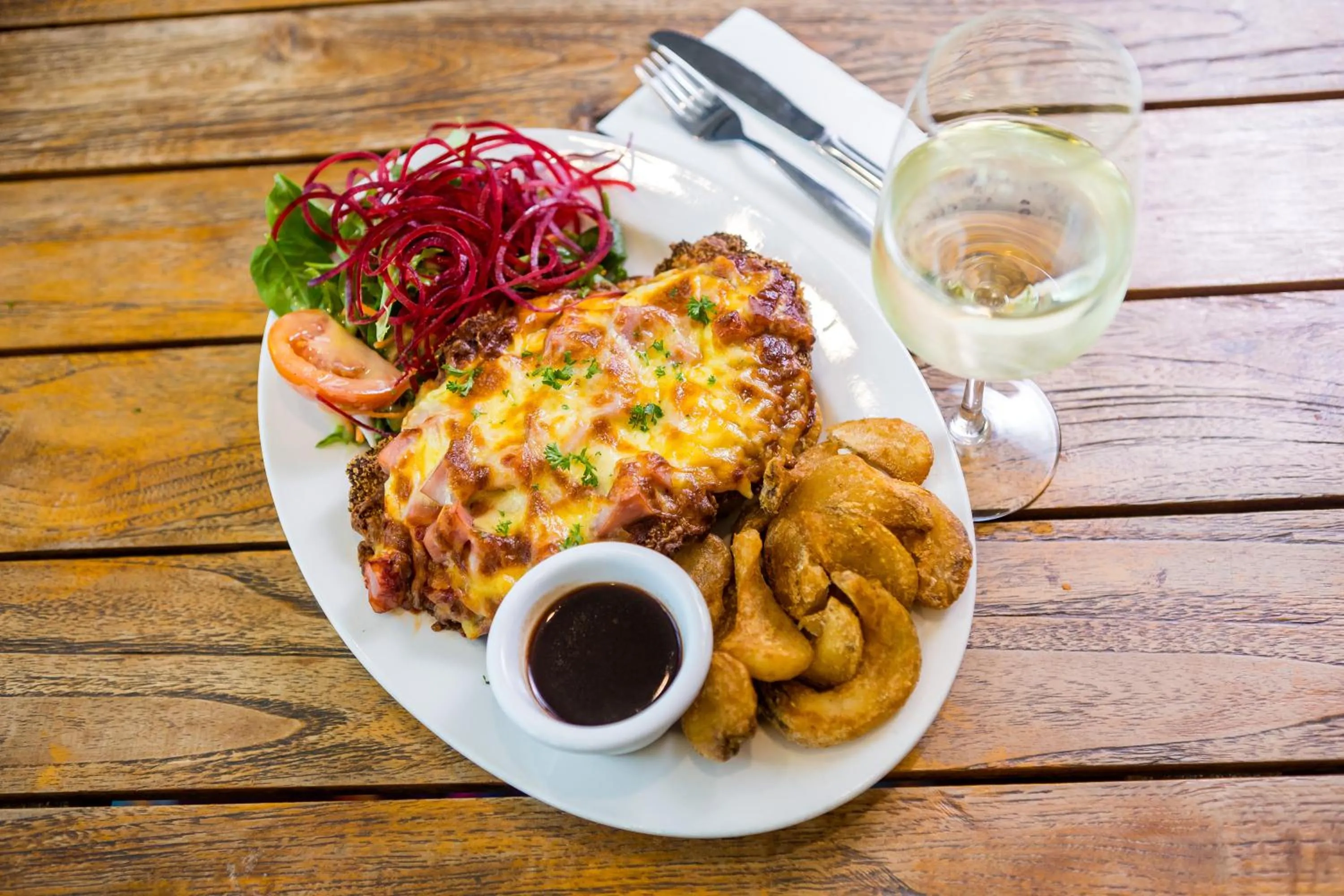 Food and drinks in O'Shea's Royal Hotel