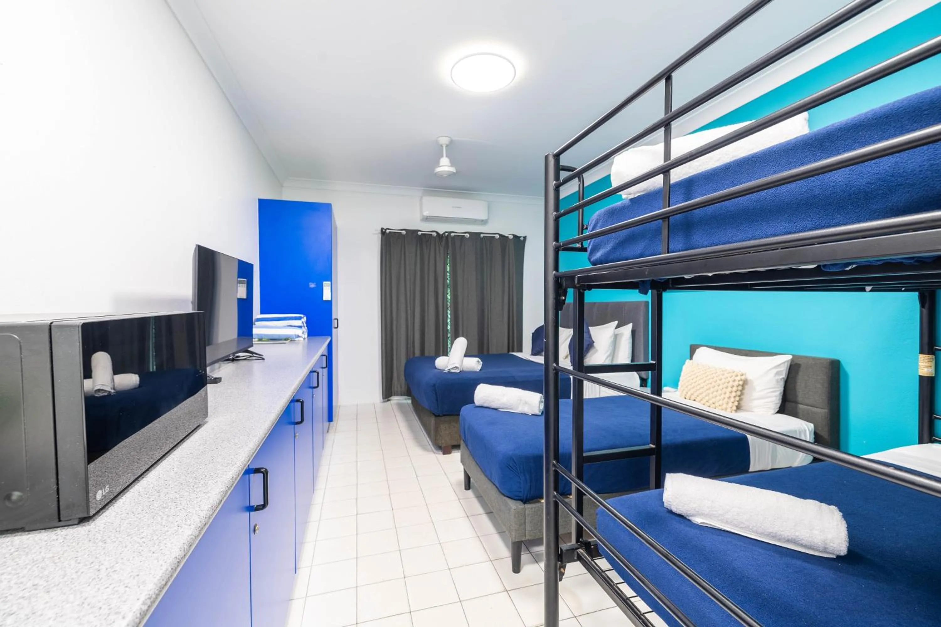 Photo of the whole room, Bed in Coral Beach Lodge