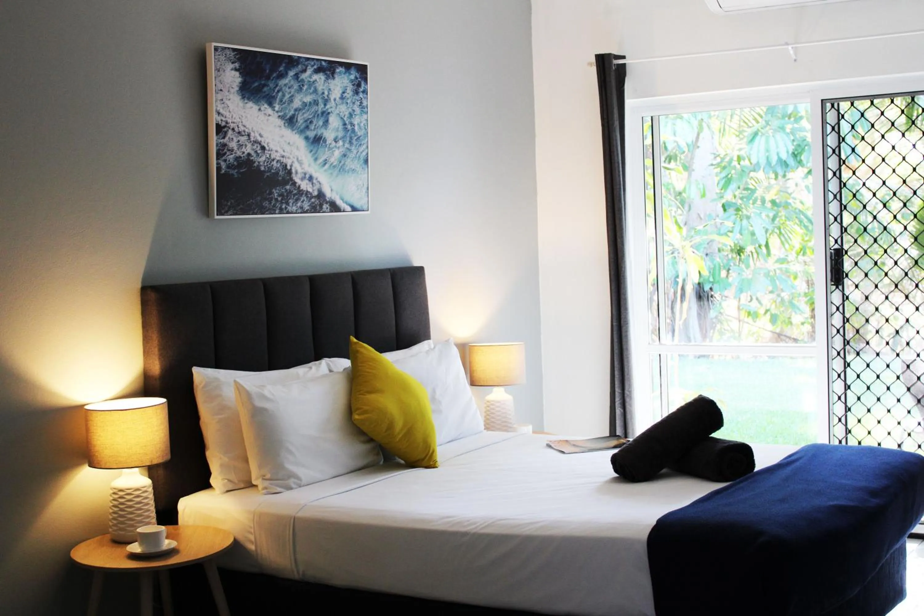 Bedroom, Bed in Coral Beach Lodge
