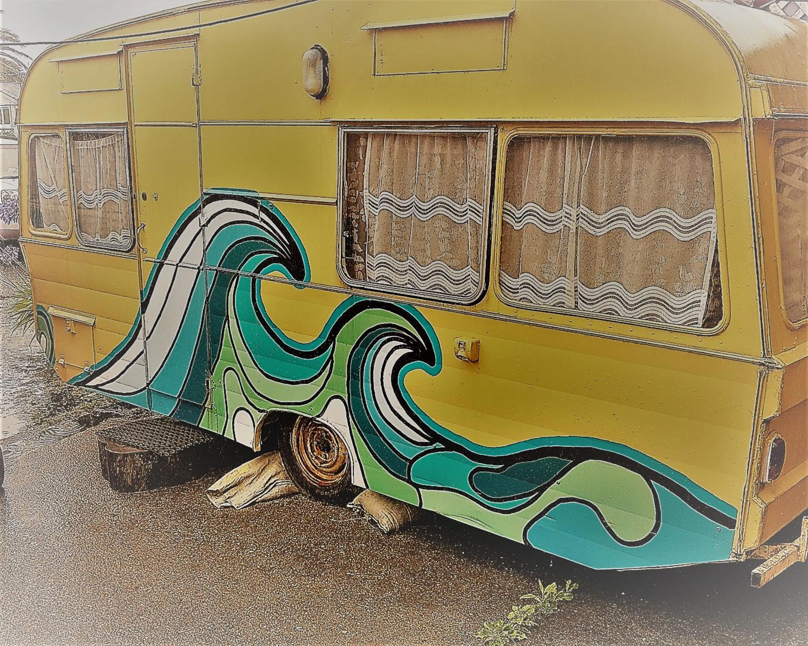 Bazil's Backpackers BBH Hostel & Surf School