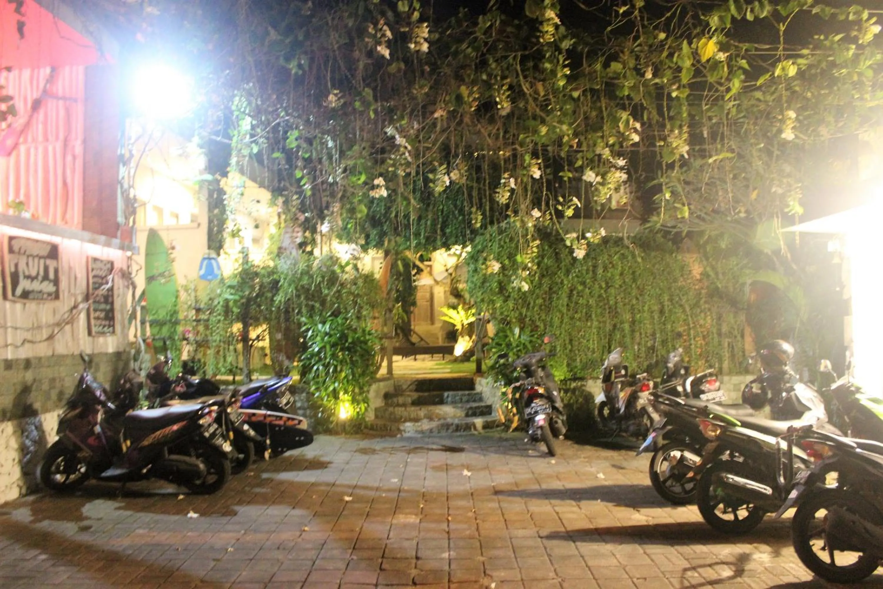 Area and facilities in Bingin Inn