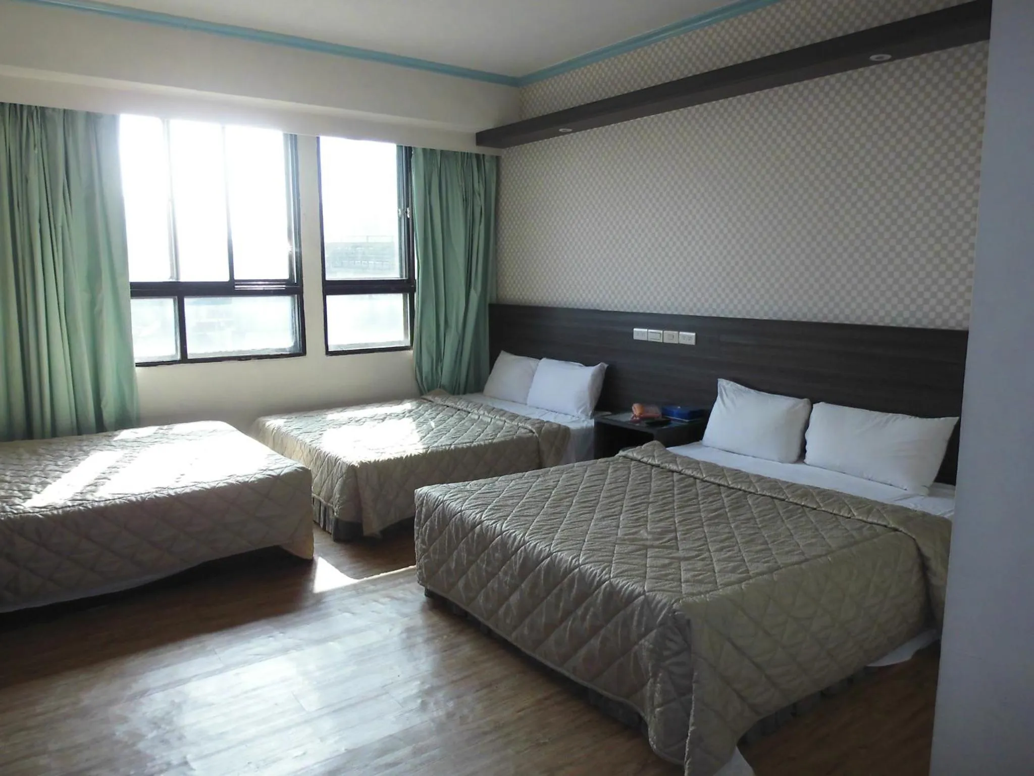 bunk bed, Bed in Modern Plaza Hotel