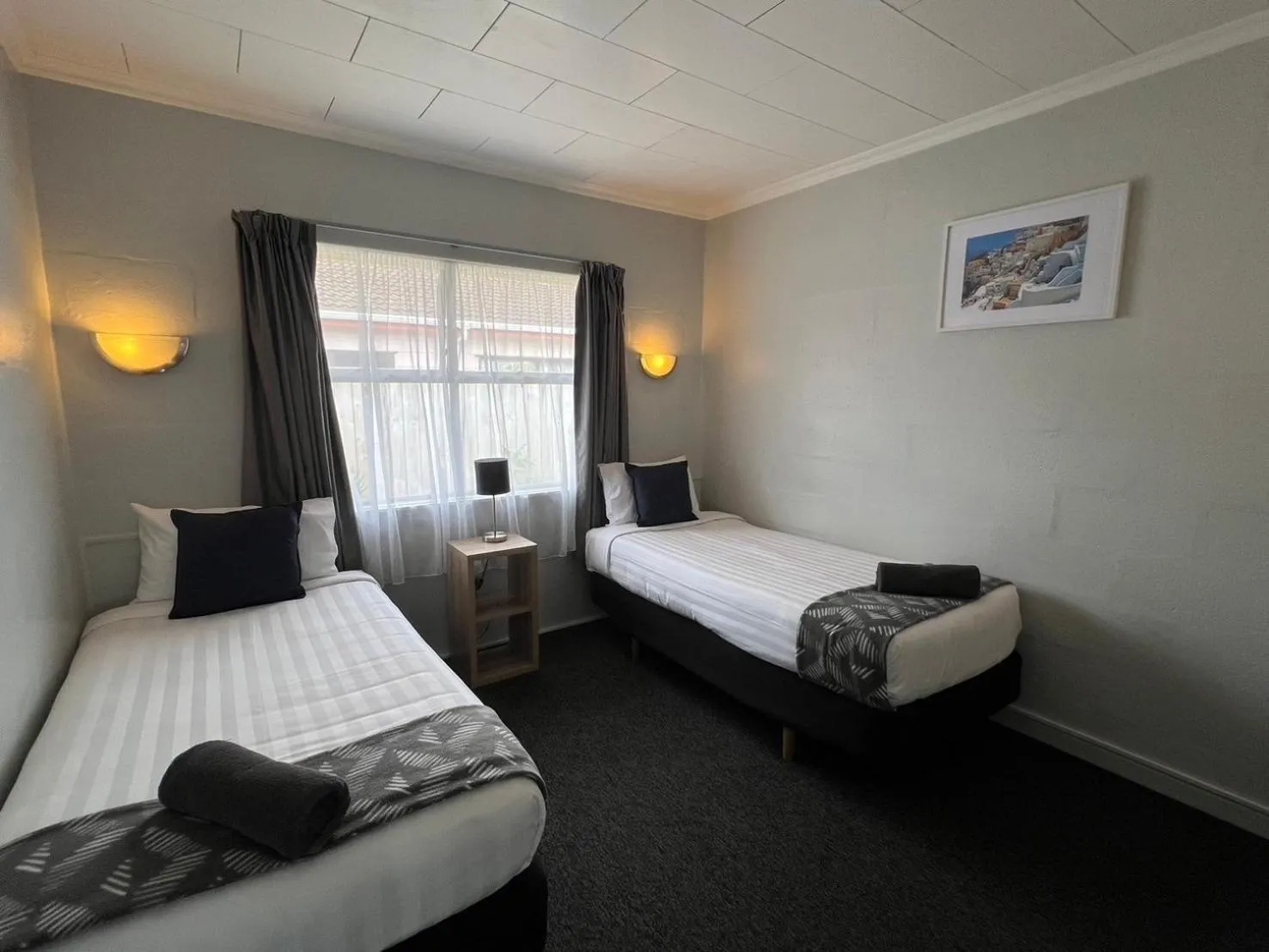 Bed in Kensington Motel