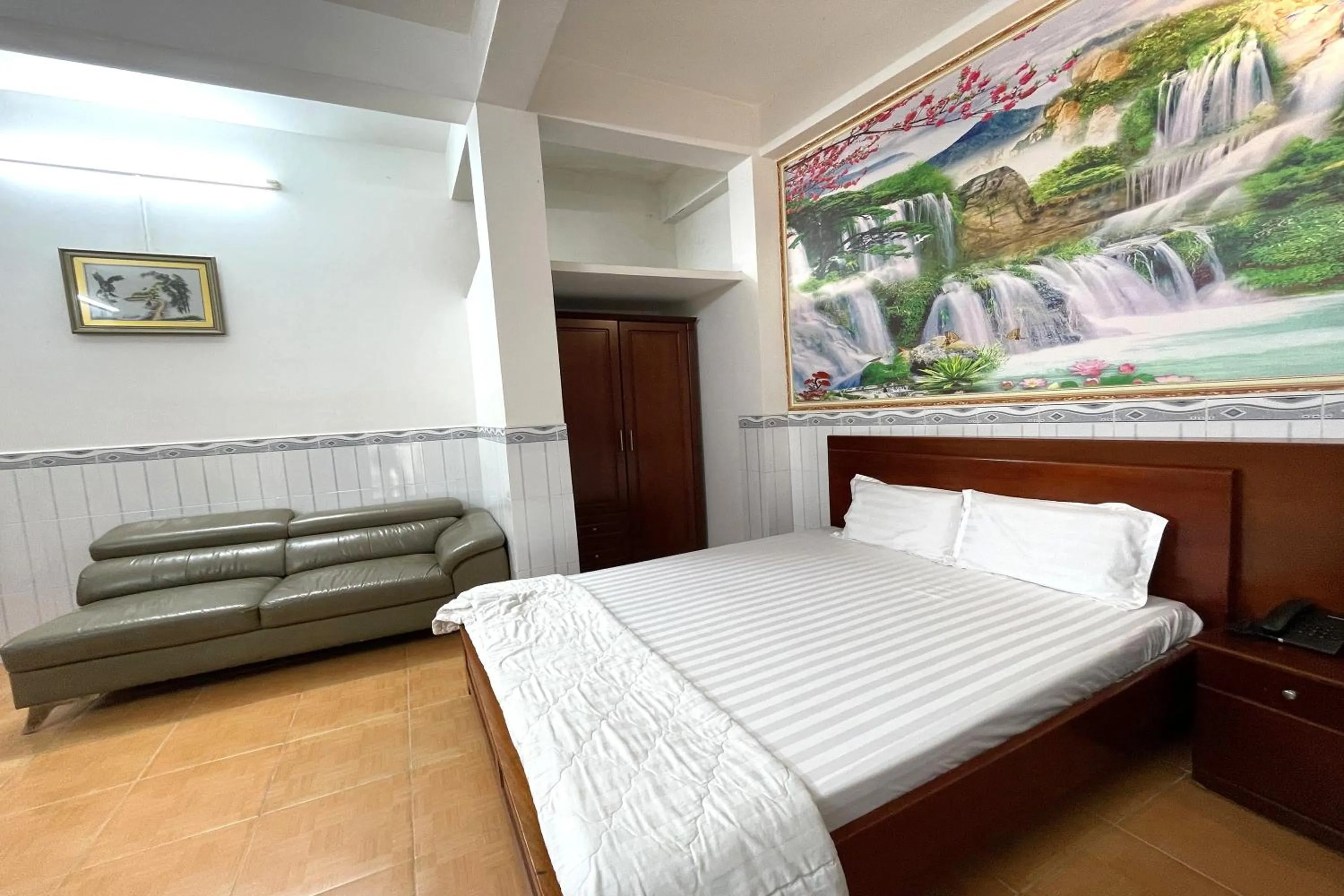 Bedroom, Bed in Hung Anh Hotel