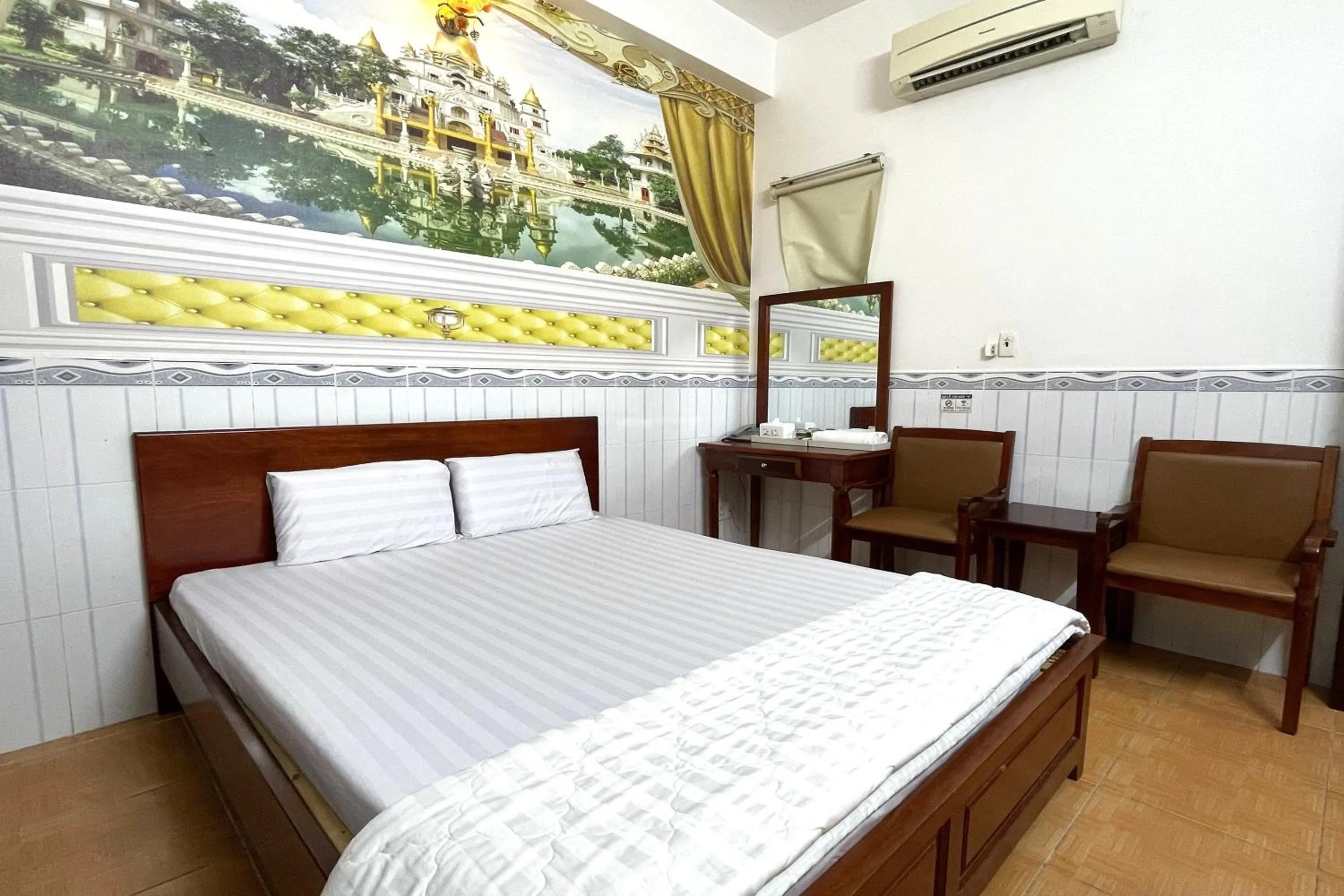 Bedroom, Bed in Hung Anh Hotel