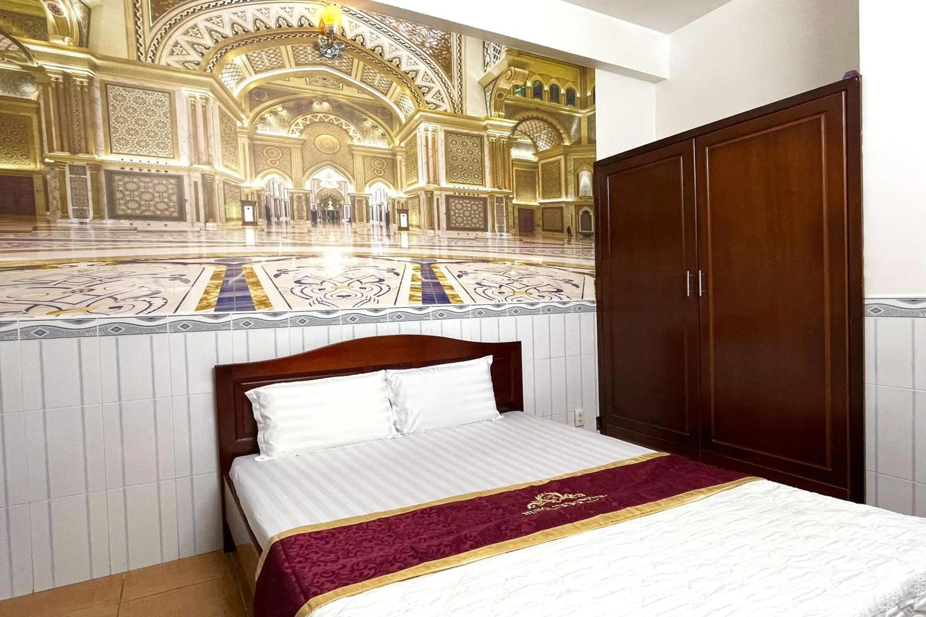 Bedroom, Bed in Hung Anh Hotel