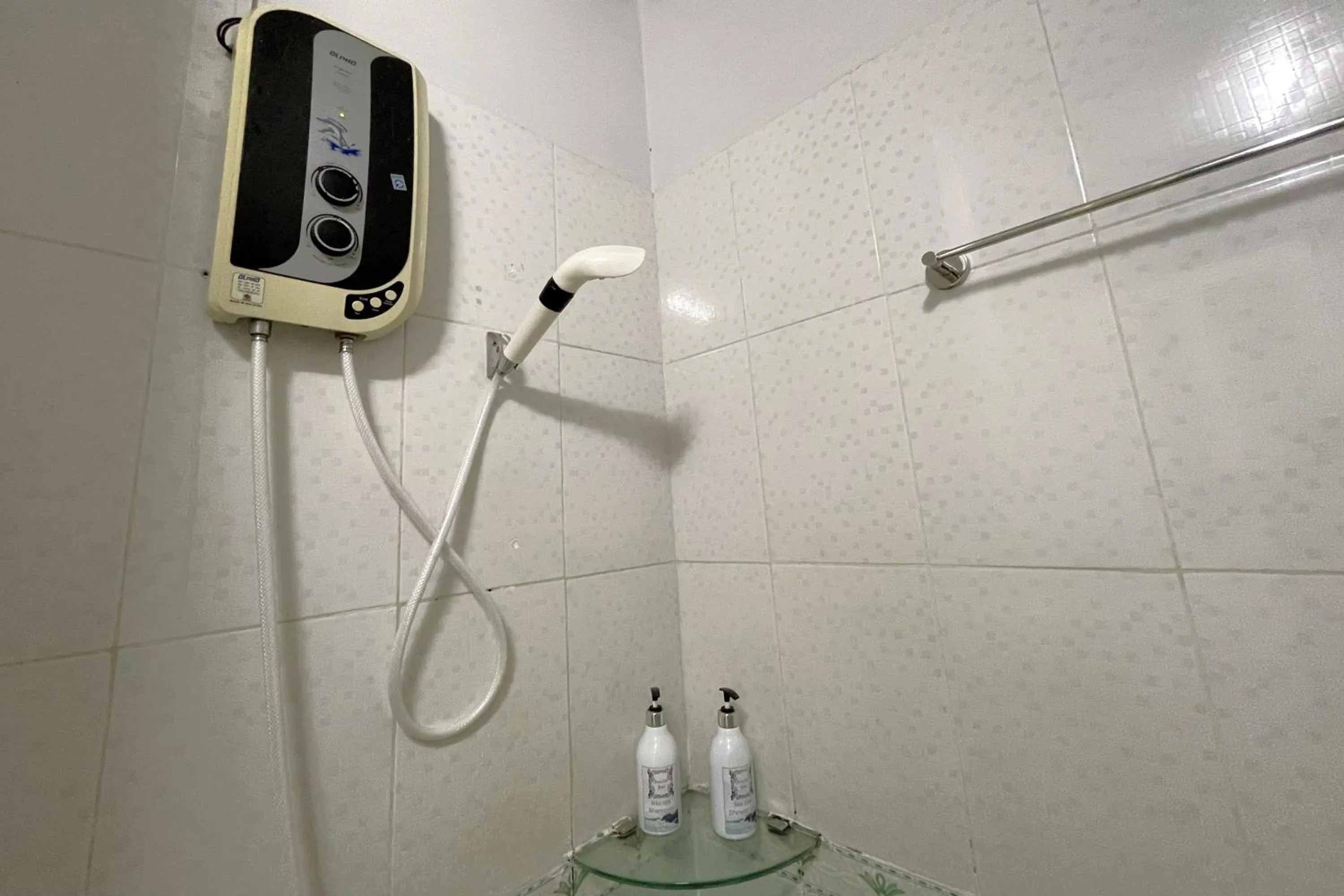 Shower in Hung Anh Hotel
