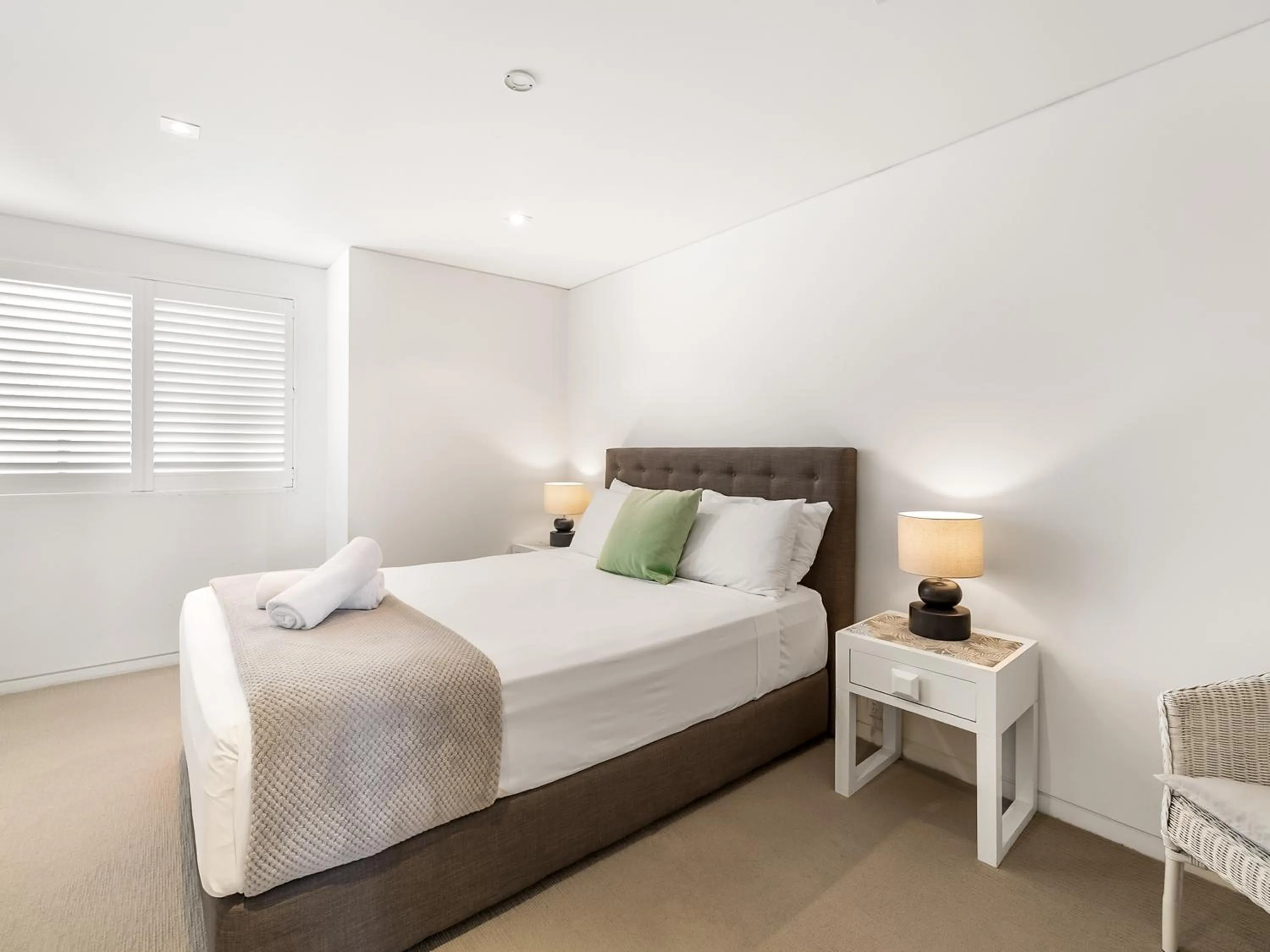 Bedroom, Bed in Alexandria Apartments