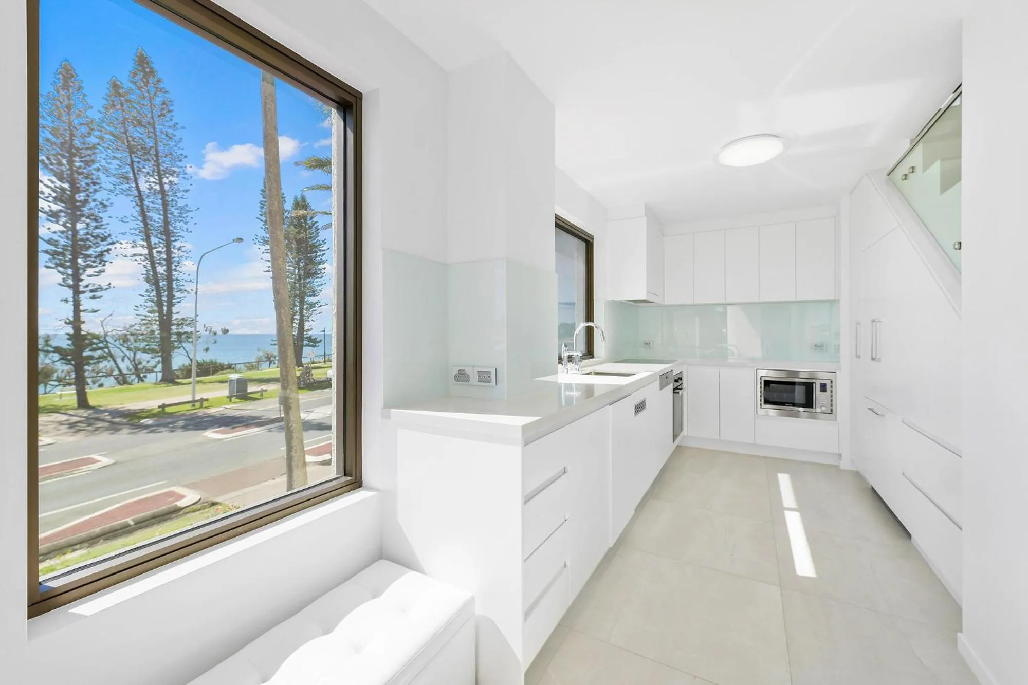 Kitchen or kitchenette in Alexandria Apartments