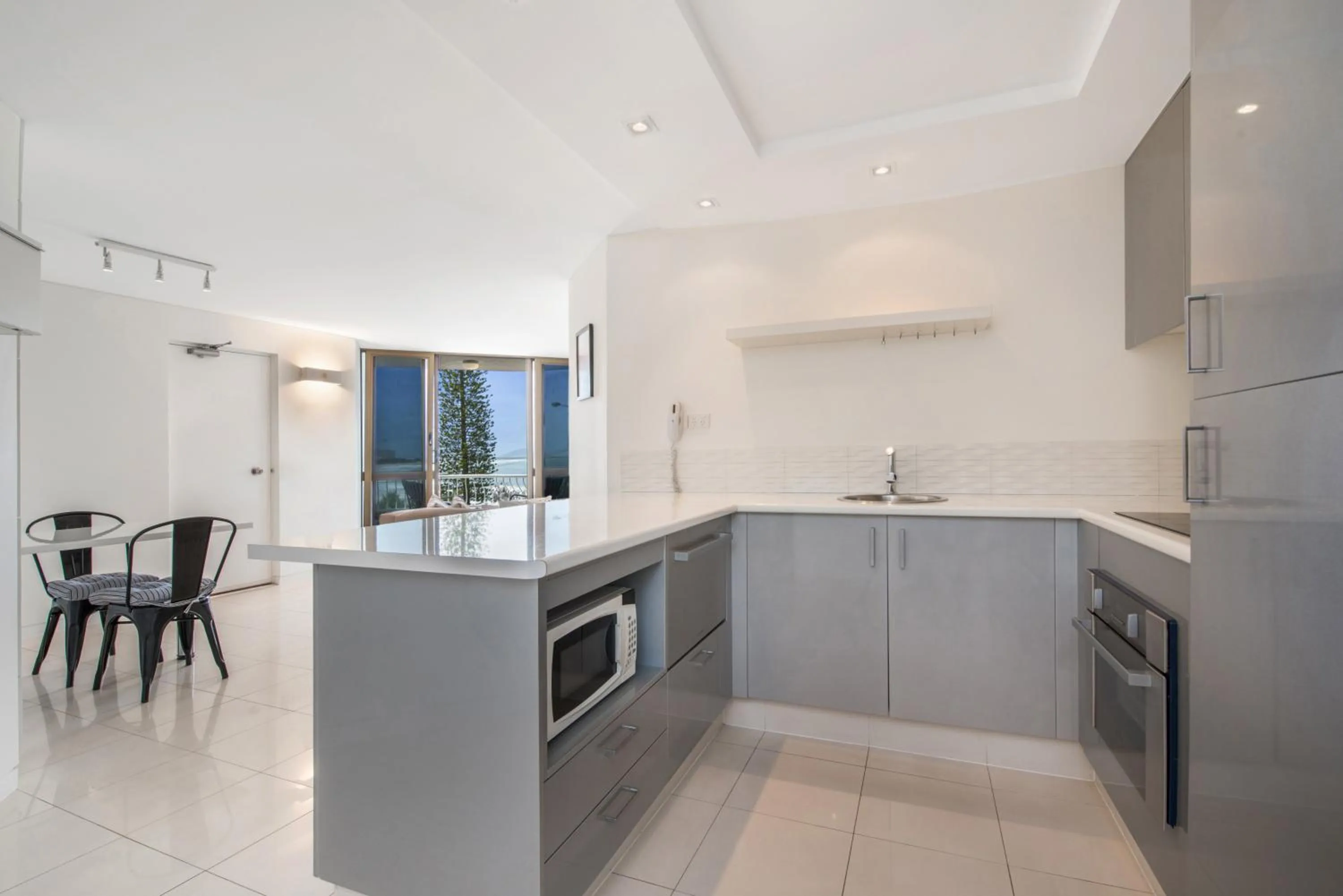 Kitchen or kitchenette in Alexandria Apartments