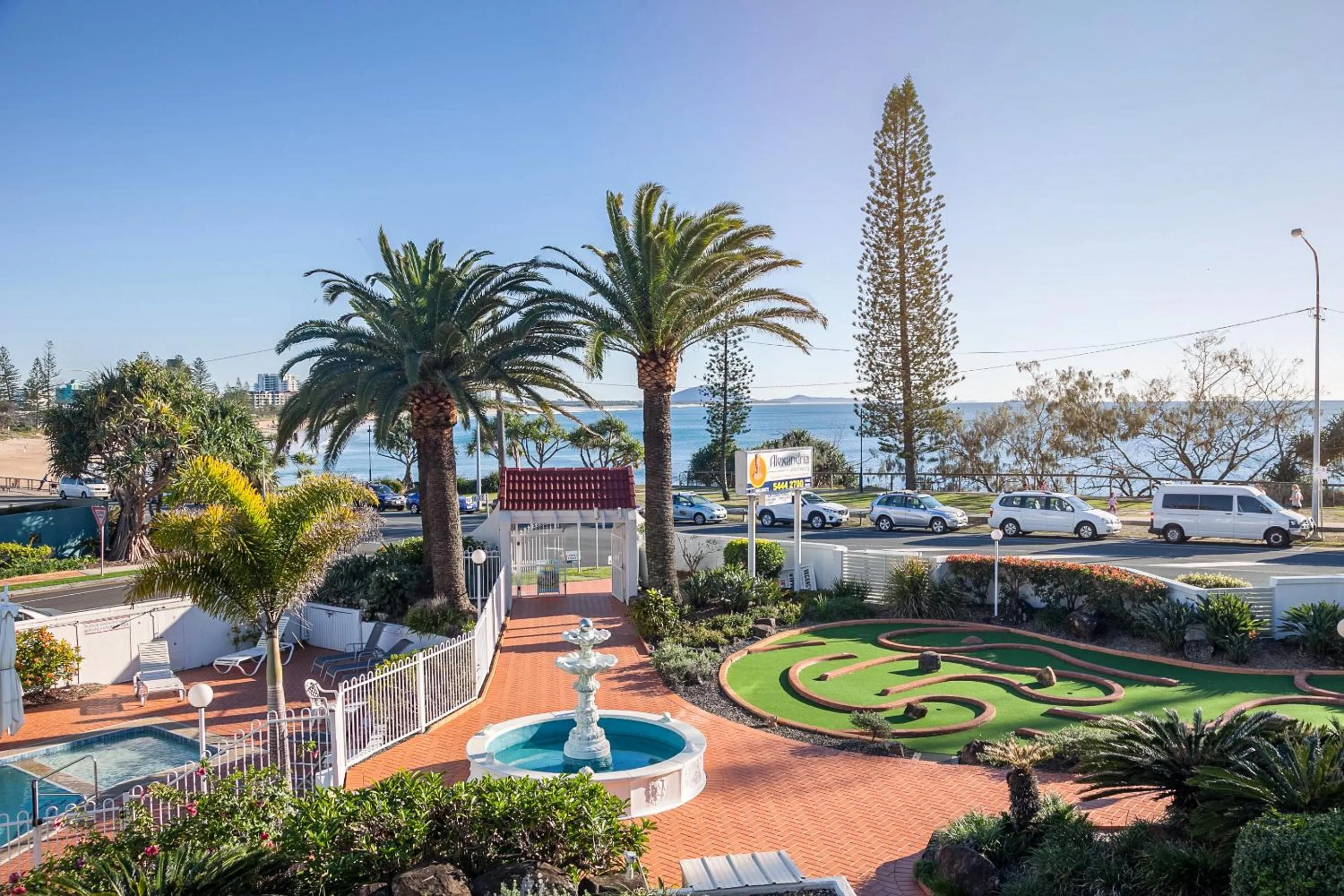 Day in Alexandria Apartments