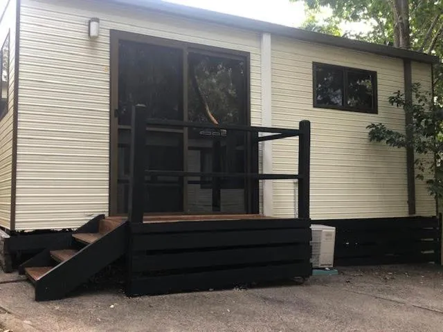 Batemans Bay Holiday Park & Hostel