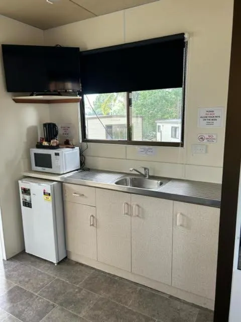 Batemans Bay Holiday Park & Hostel