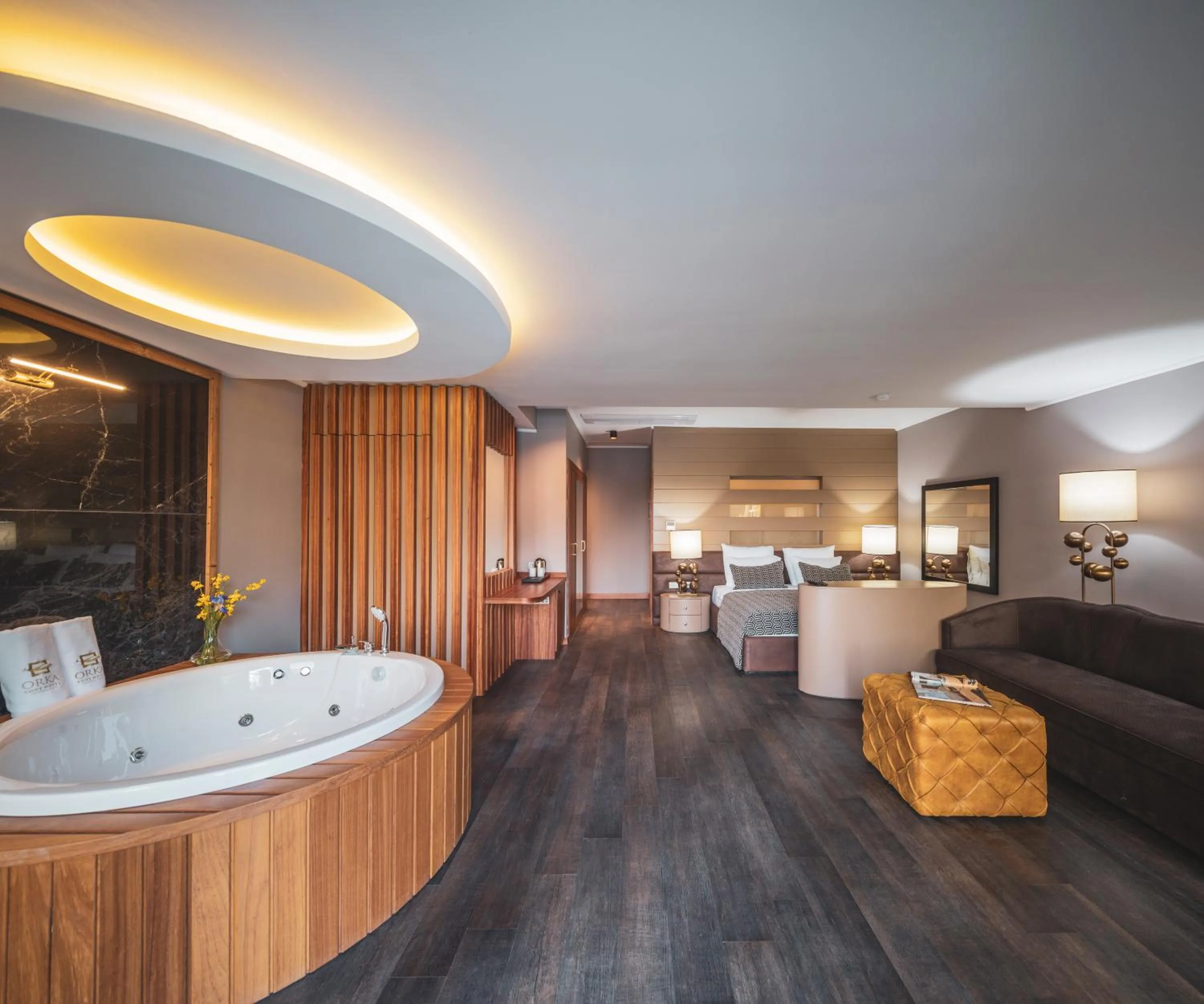 Hot Tub in Orka Cove Hotel Penthouse & Suites Adults Only