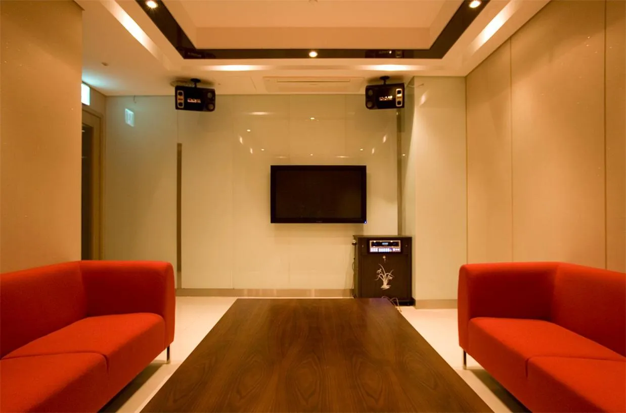 Karaoke in STX Resort