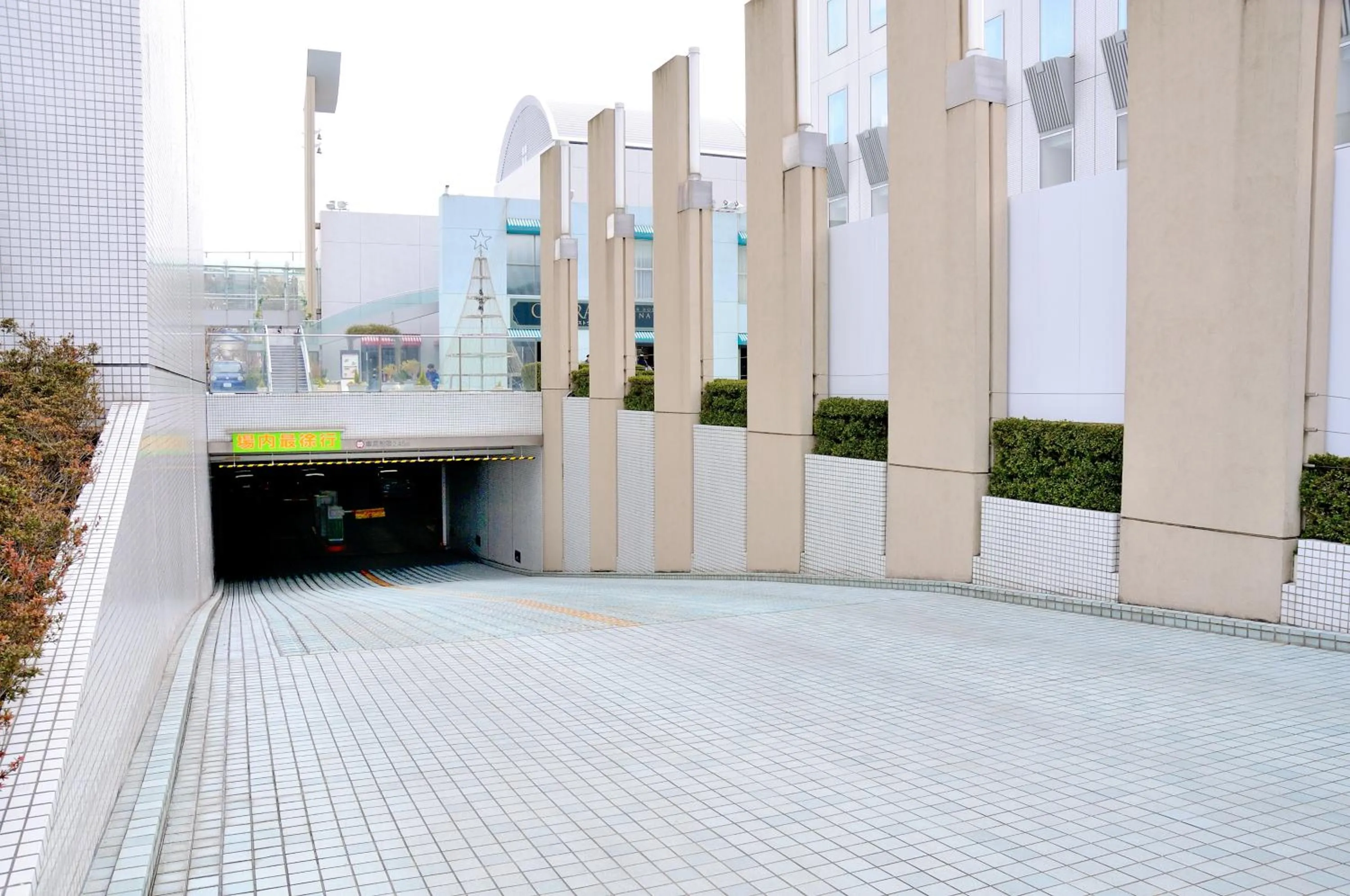 Area and facilities in Rembrandt Hotel Ebina