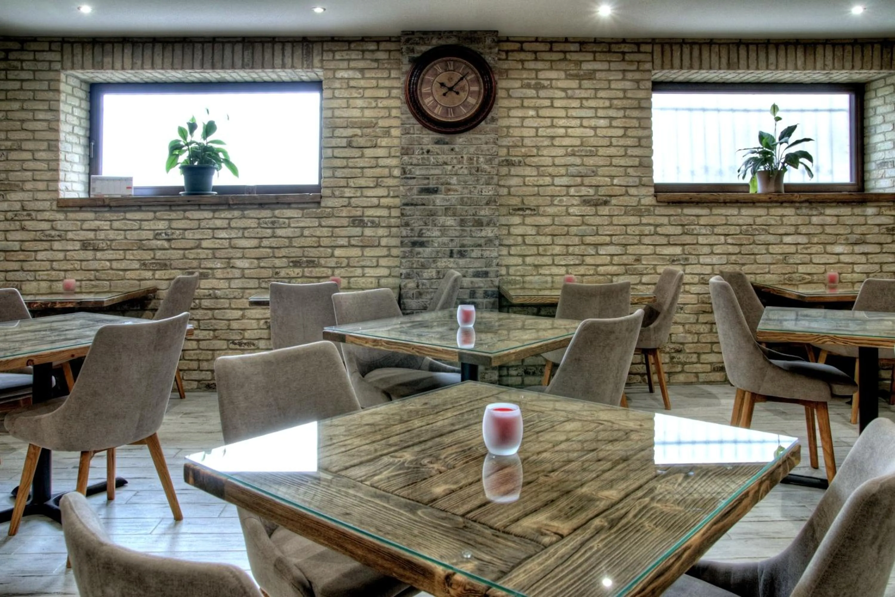 Communal lounge/ TV room in Penzión Pri Mlyne