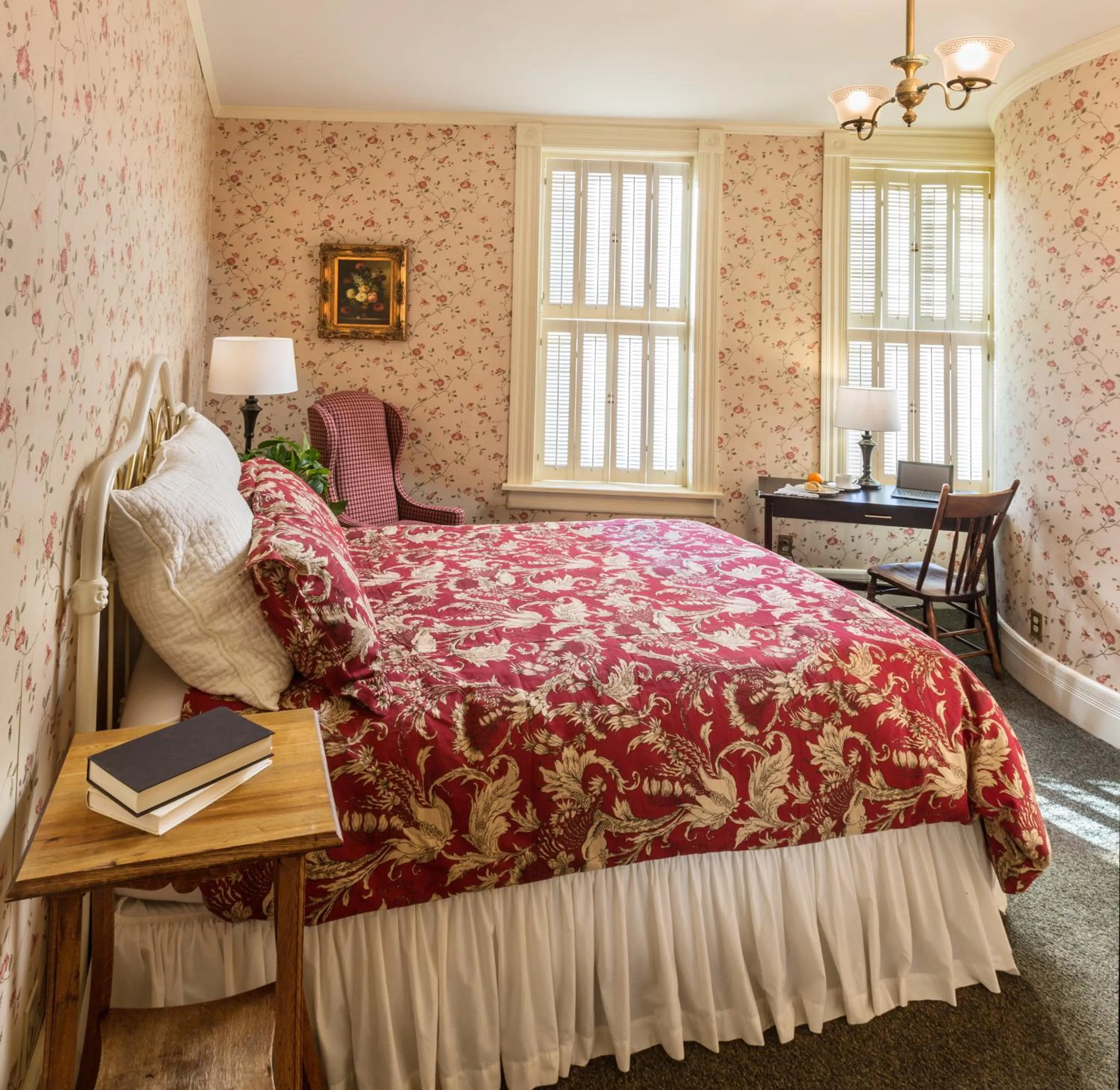 Bed in Washington House Inn