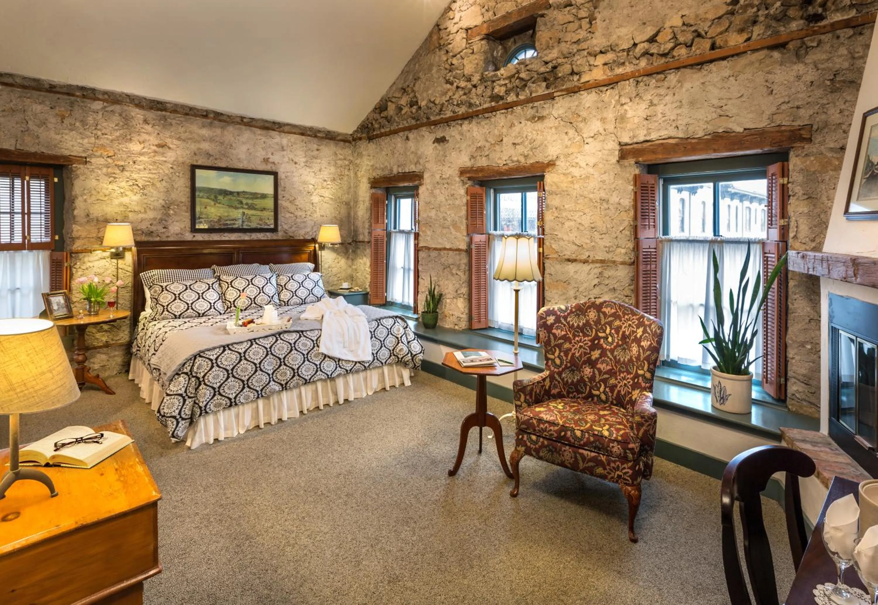 Bed in Washington House Inn