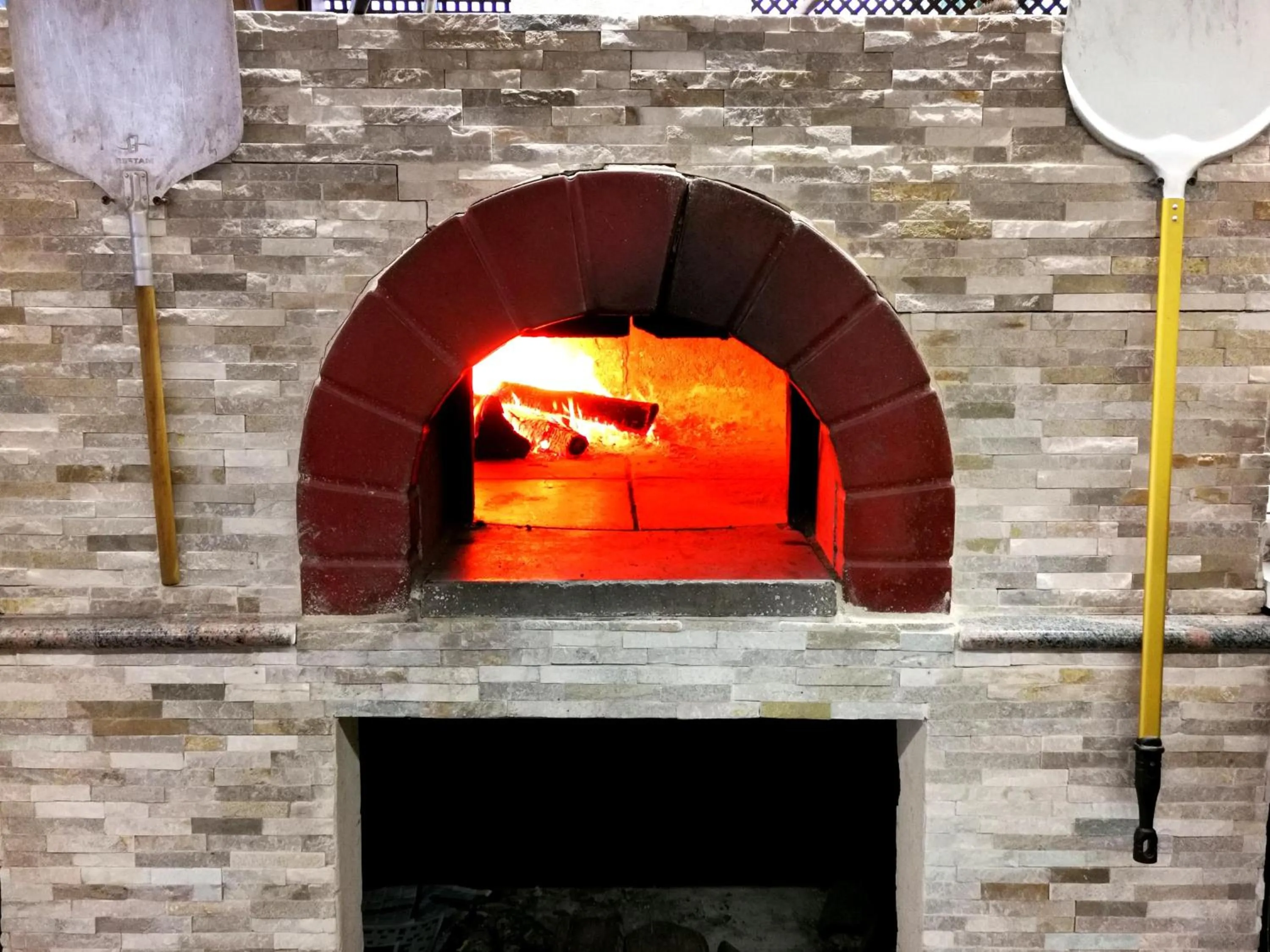 oven in Hotel & Restaurant San Pellegrino