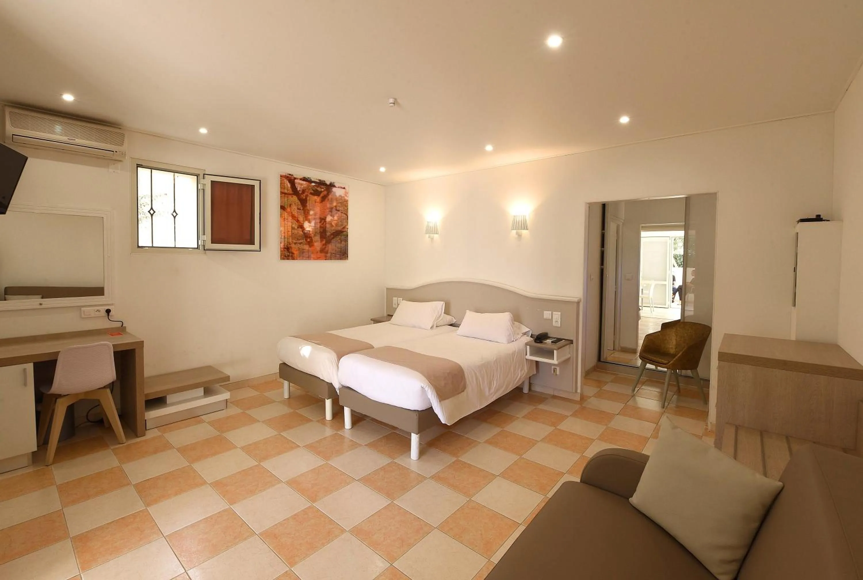 Bedroom, Bed in Hotel & Restaurant San Pellegrino