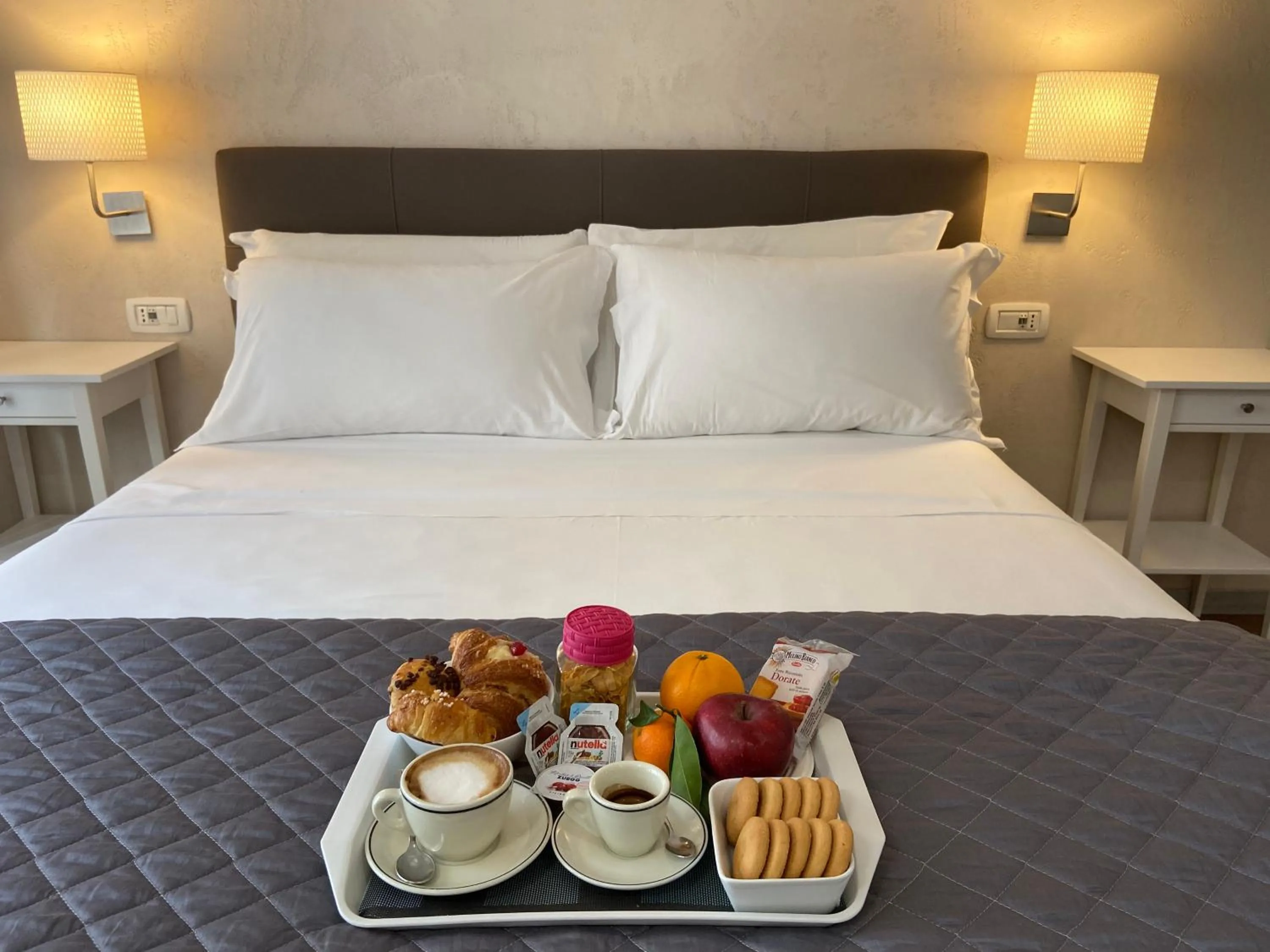 Food and drinks, Bed in Prestige Rooms Chiaia Hotel