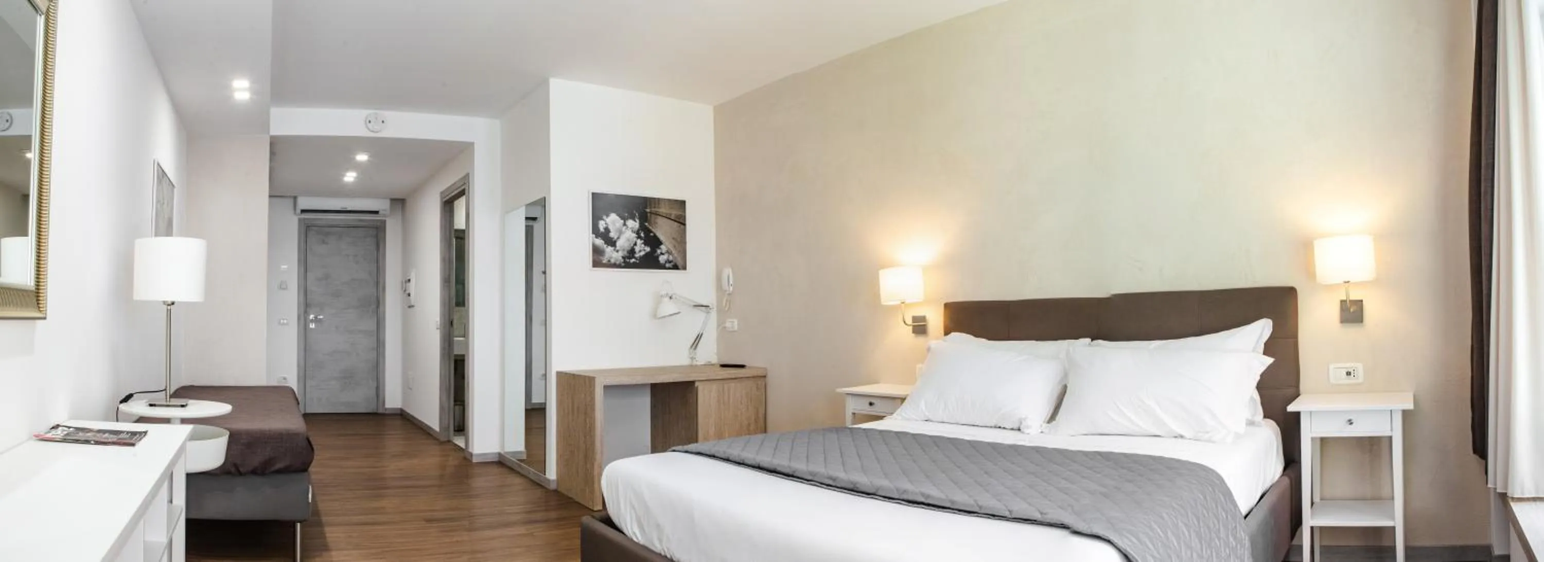 Bed in Prestige Rooms Chiaia Hotel