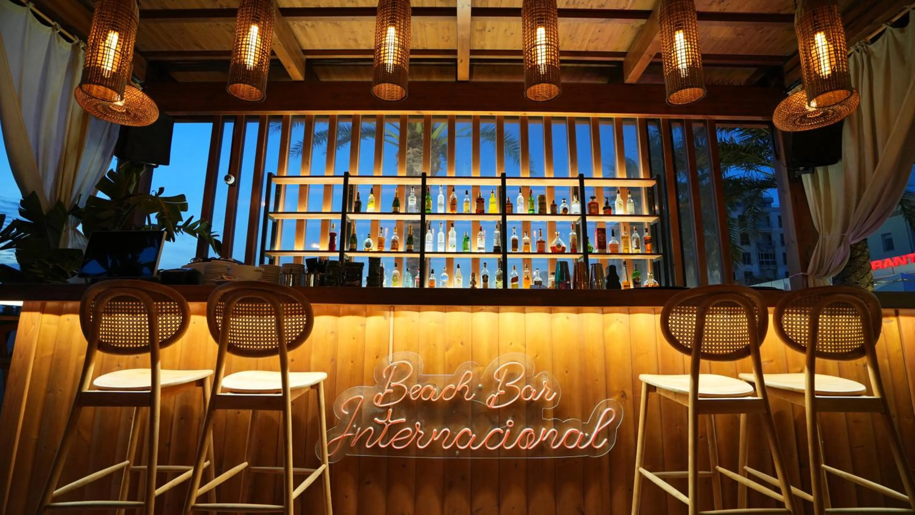 Lounge or bar in Iliria Internacional Hotel