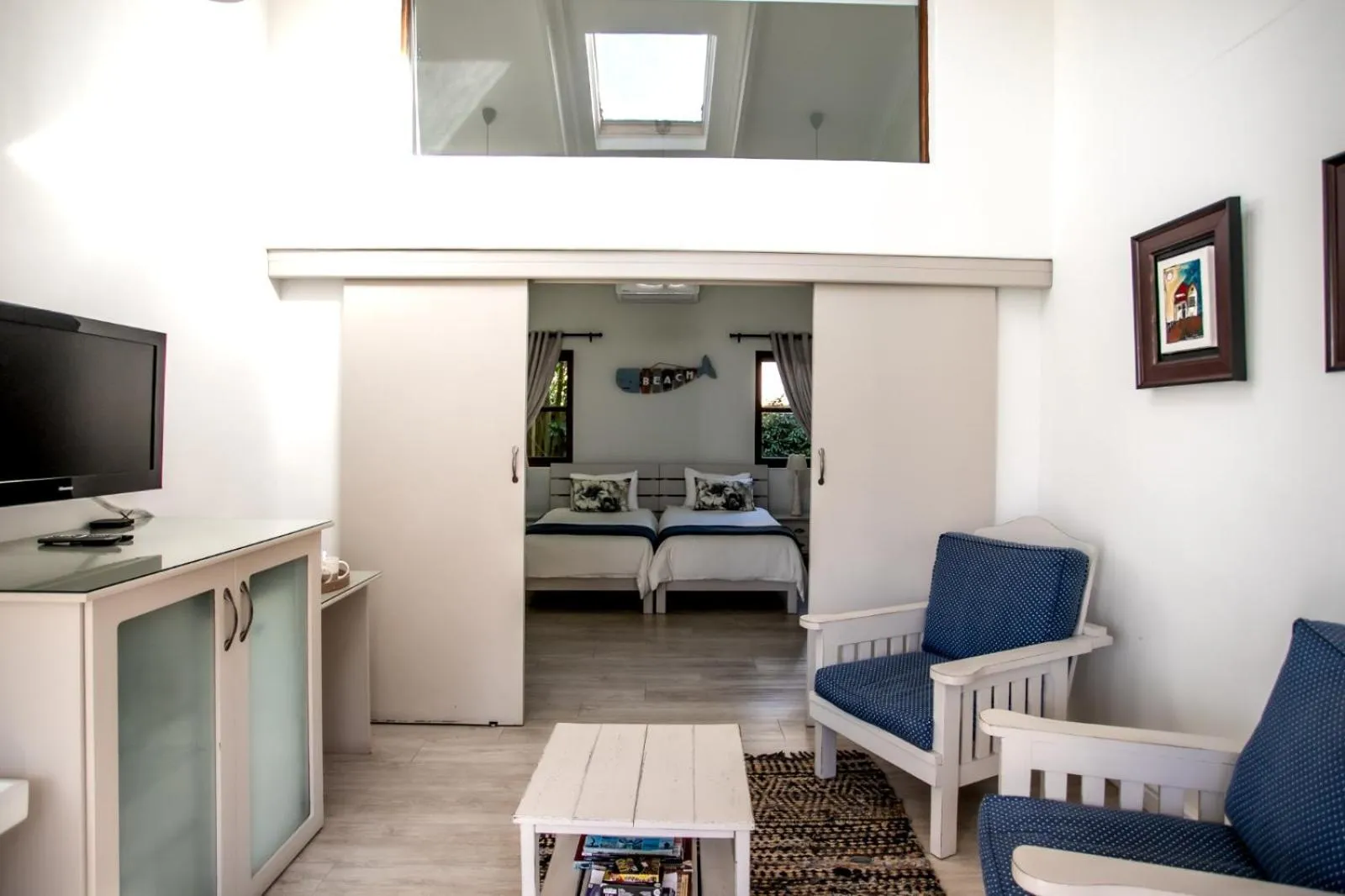 Sixteen Guesthouse on Main