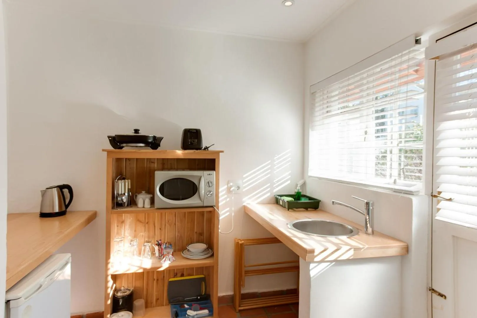 Kitchen or kitchenette in Albourne Guesthouse