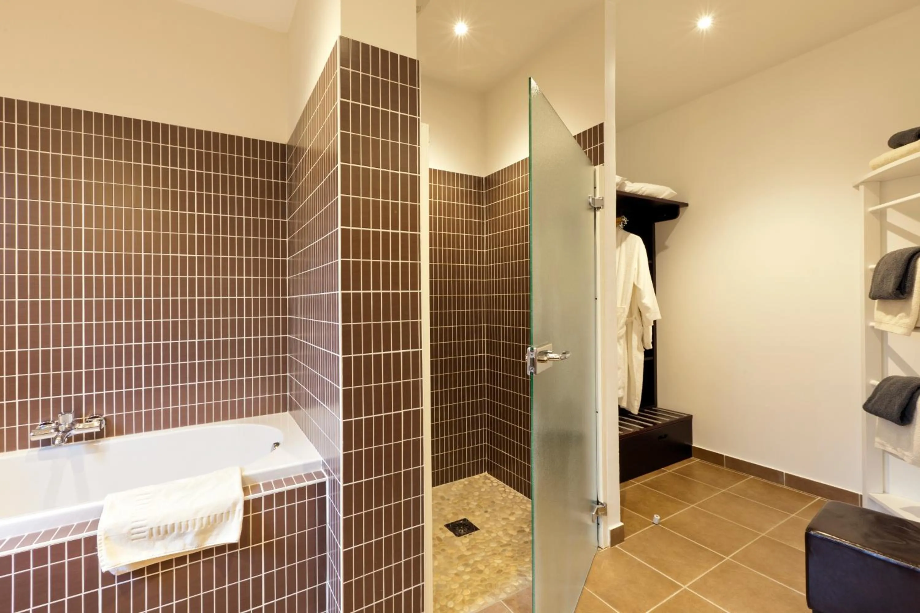 Bathroom in Hôtel Auberge de Chavannes